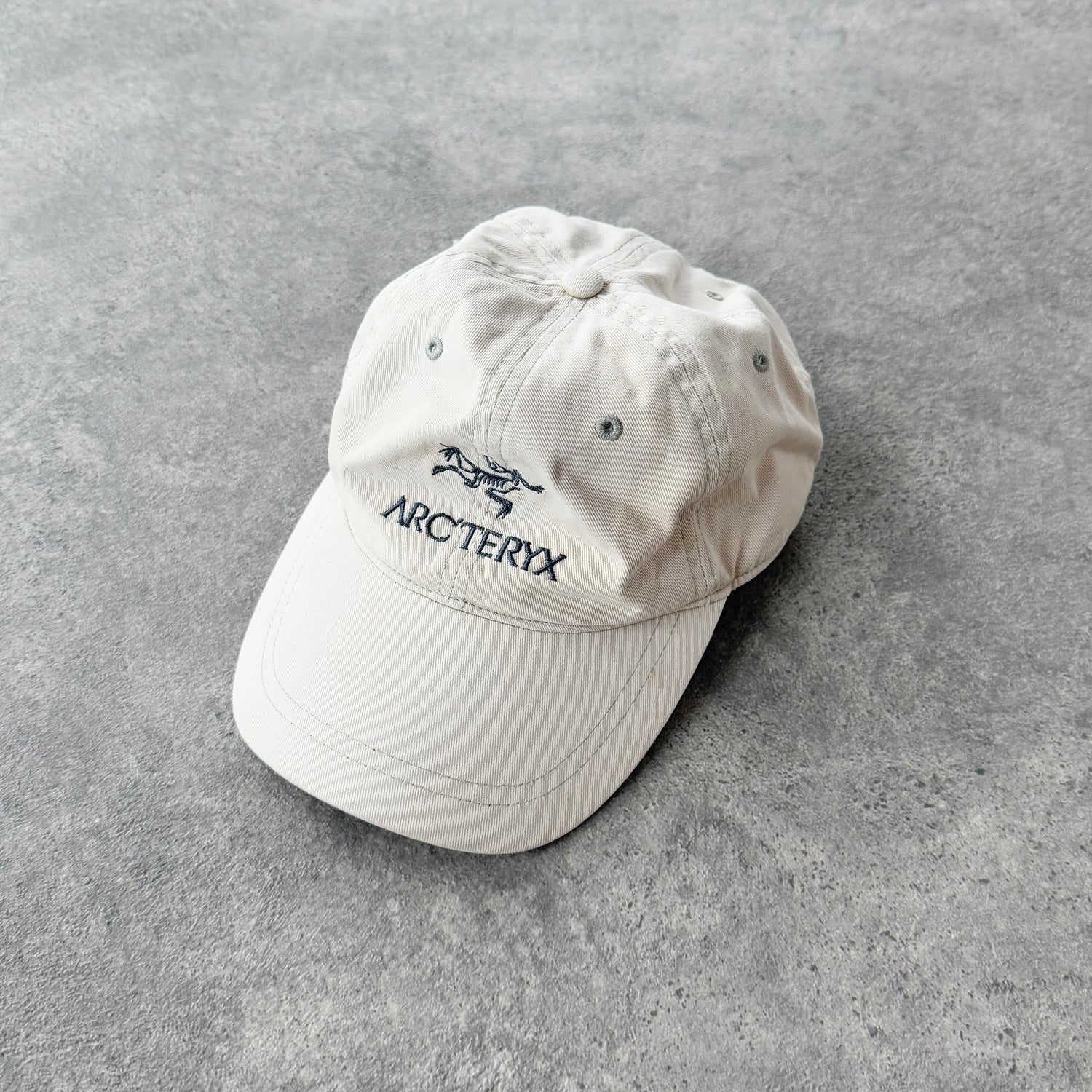 Arc’teryx 1990s embroidered spellout cap