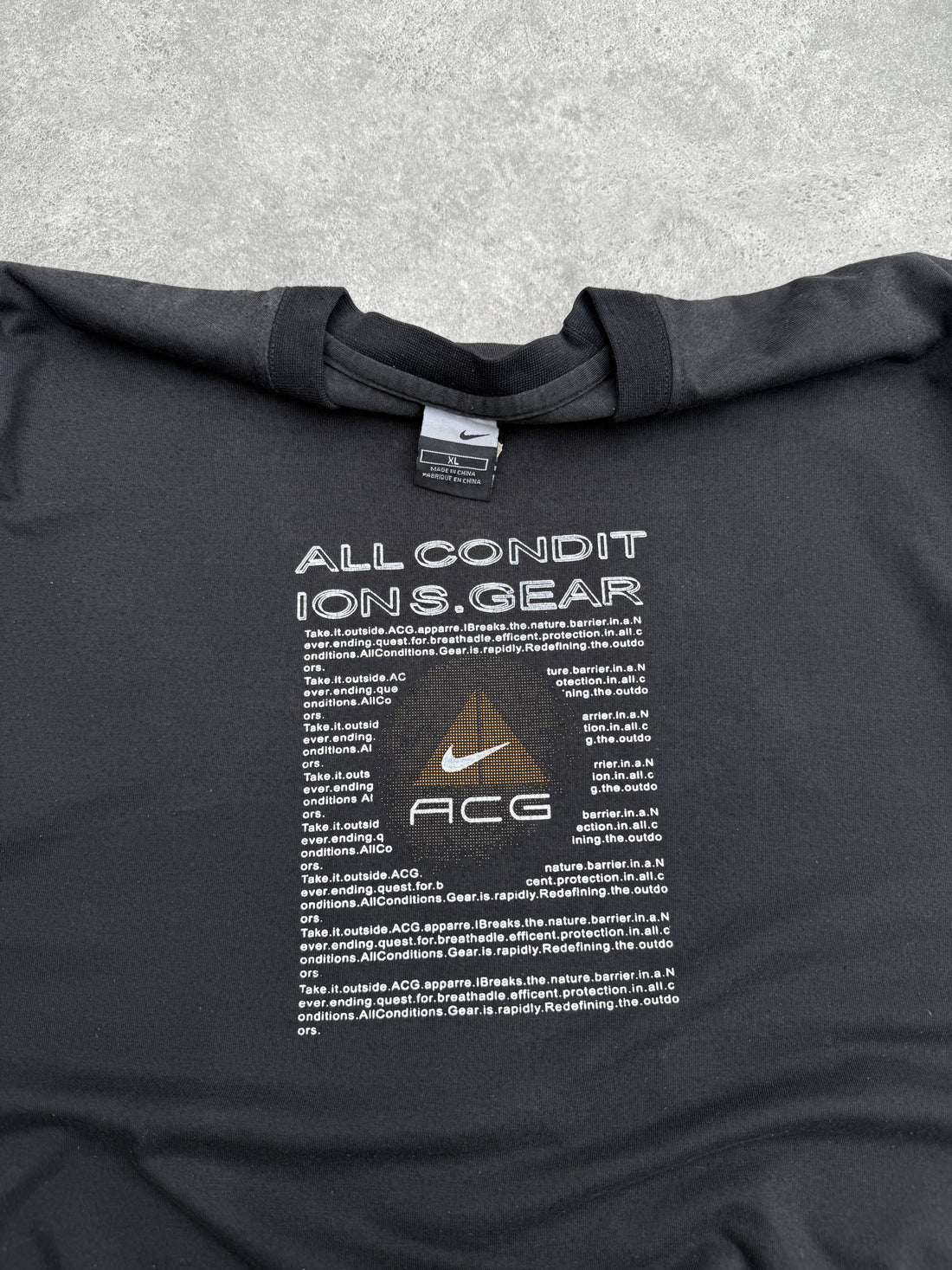 nike acg 2001 heavyweight graphic t-shirt (xl)