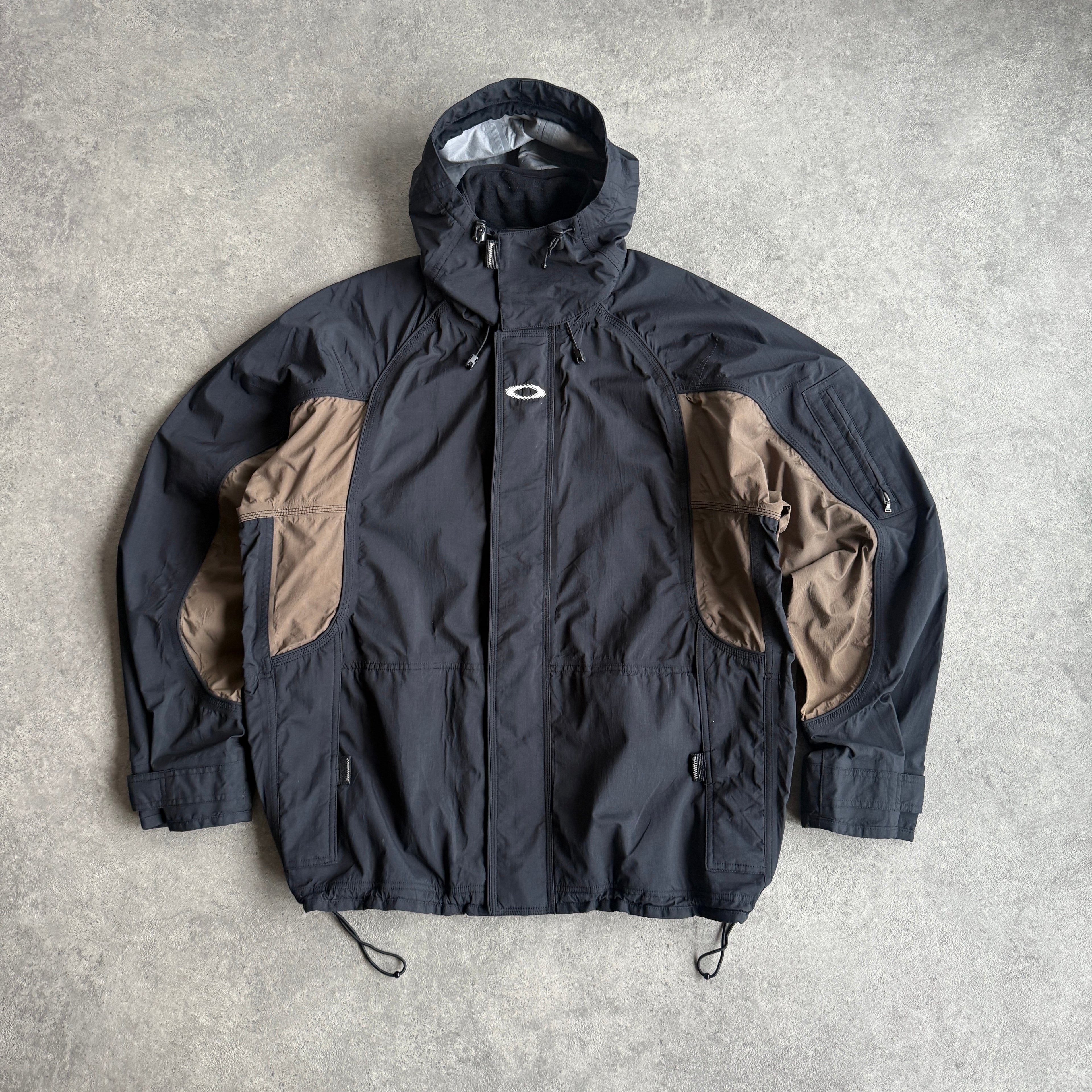 Oakley Software RARE 2000s heavyweight waterproof technical jacket (XL)