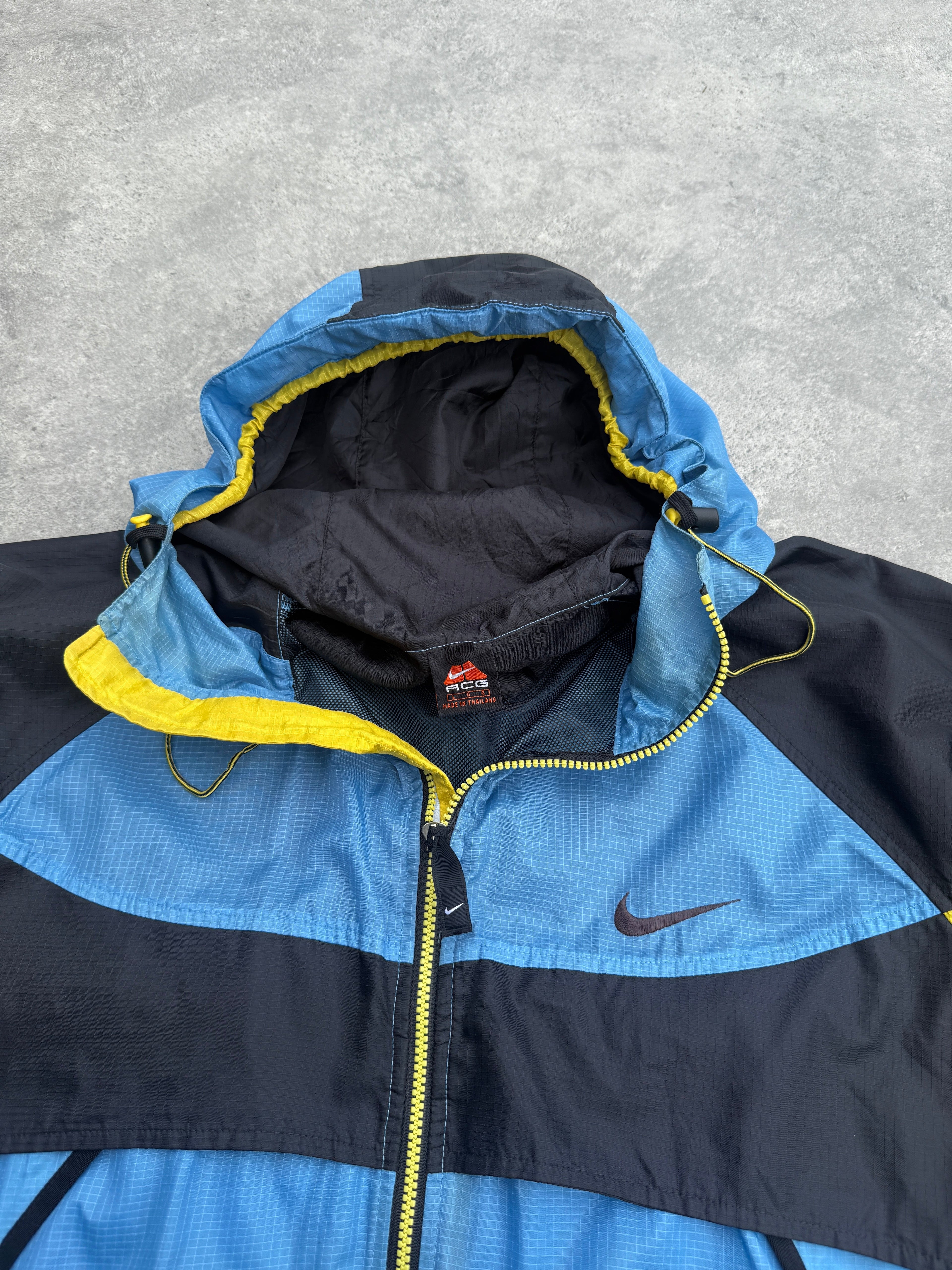nike acg 1990s colour block packable lightweight jacket, side view