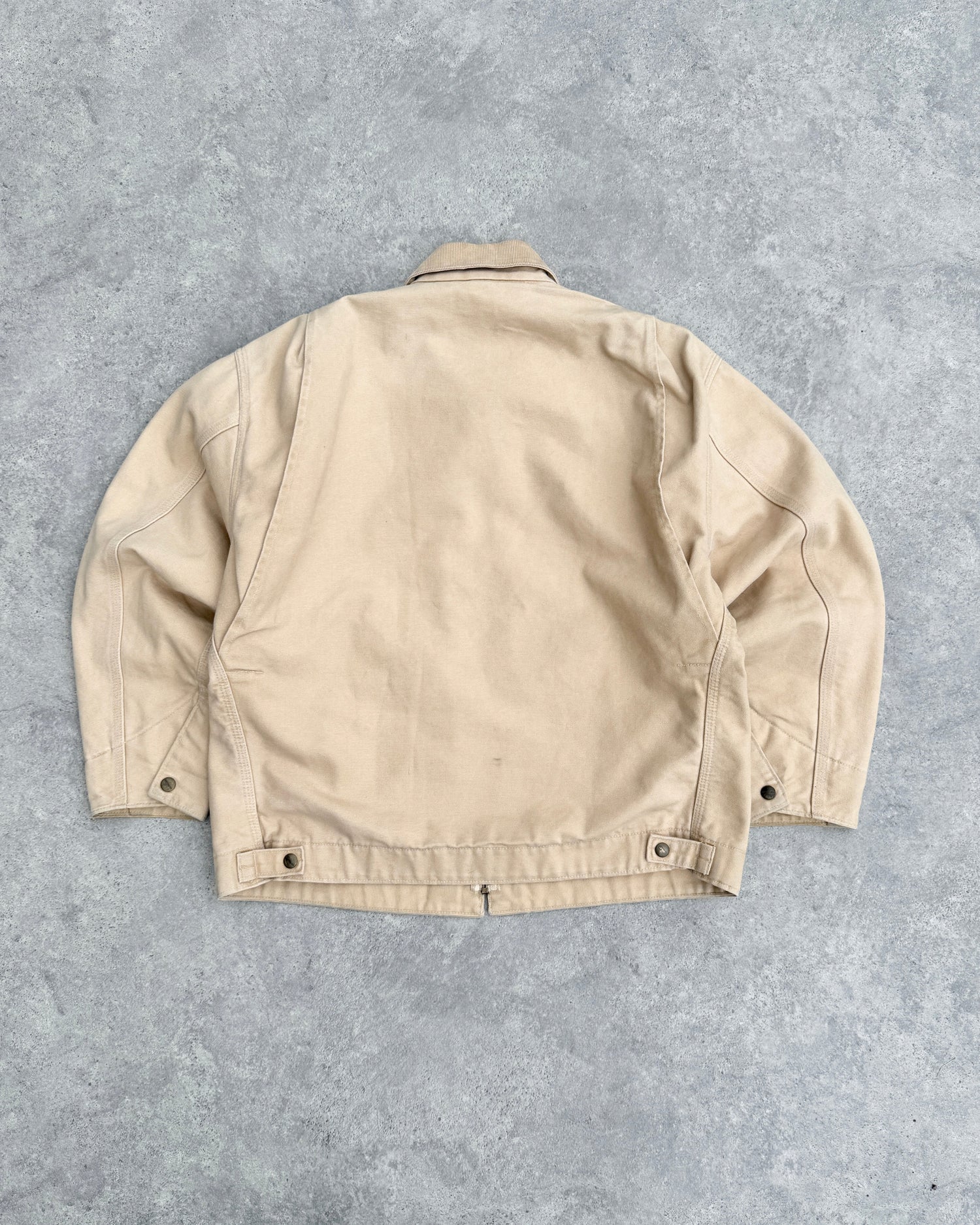 carhartt 1988 j43wet blanket lined detroit jacket in sand, back view