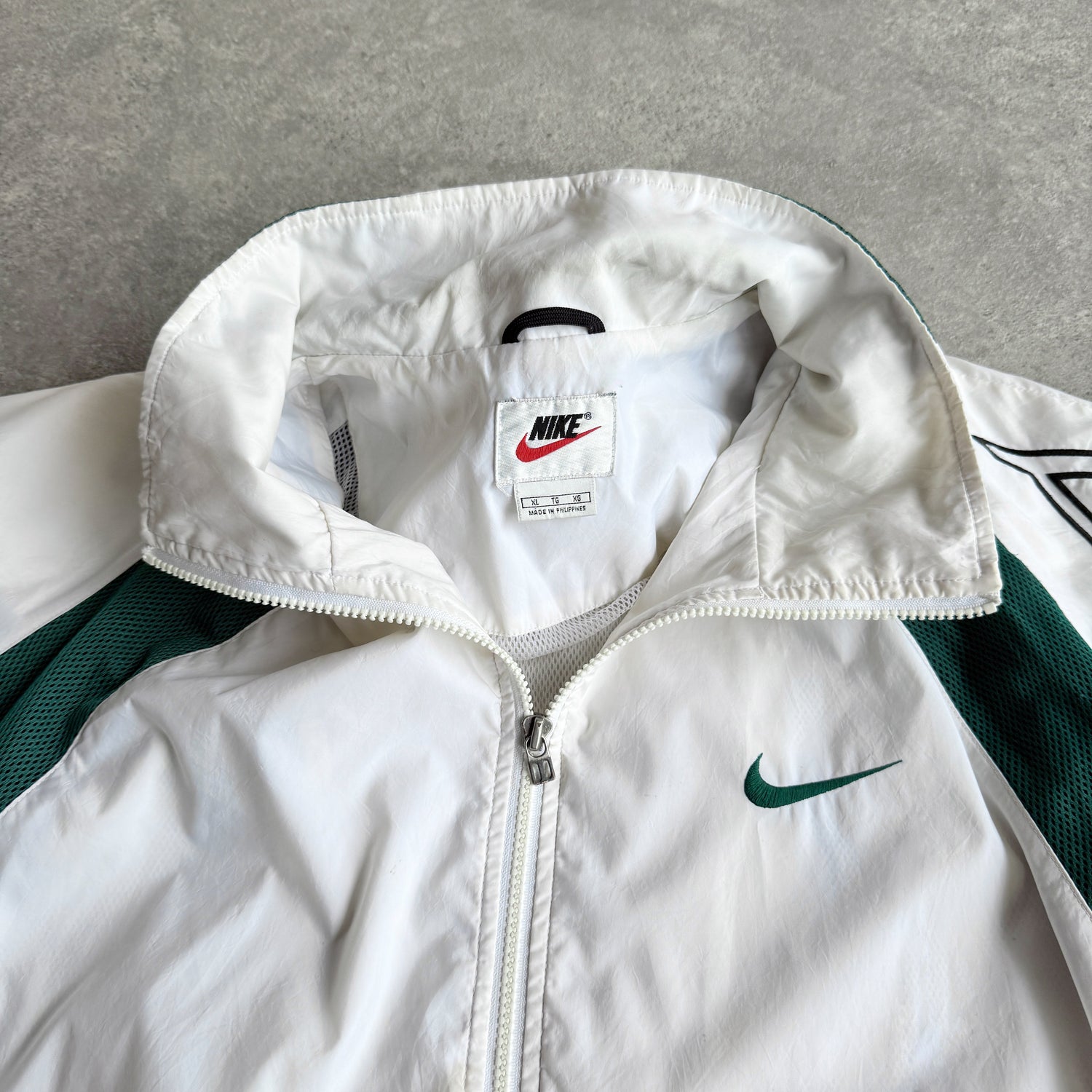 Nike Air 1990s lightweight embroidered swoosh shell jacket (XL)