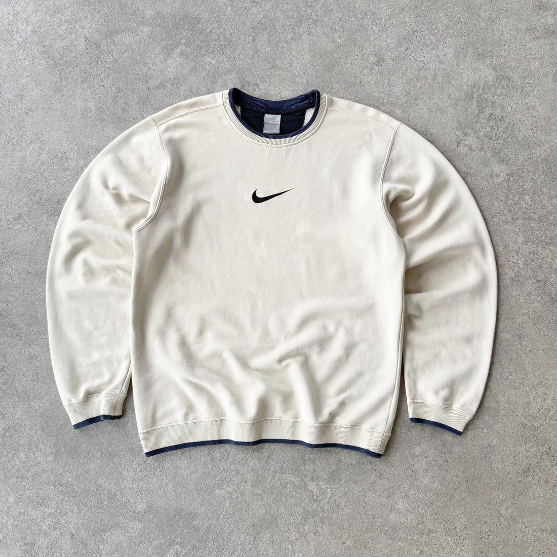 Nike 2000s heavyweight embroidered sweatshirt (M)
