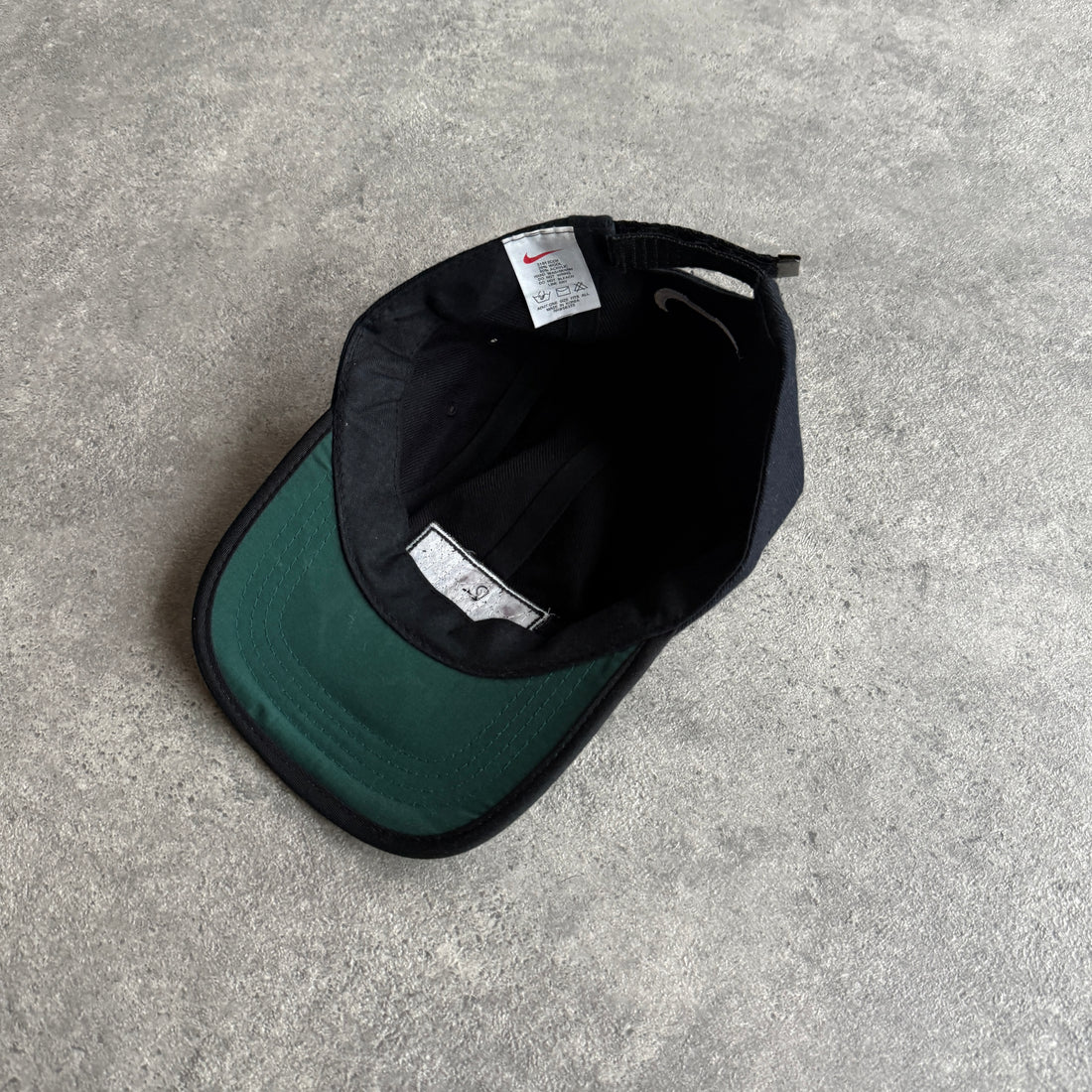 Nike Sport RARE 1990s spellout rubber logo embroidered cap