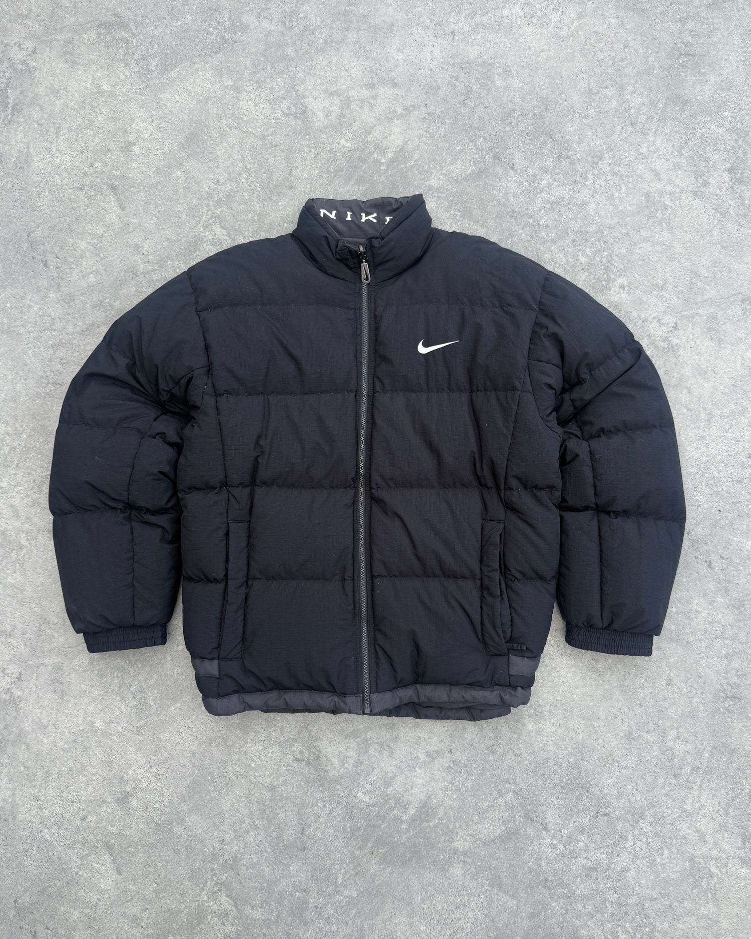 nike 1990s reversible down fill spellout puffer jacket (m)