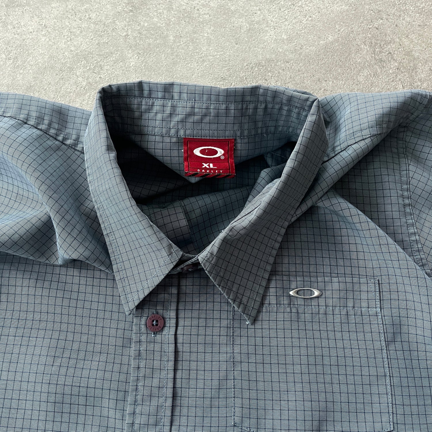 Oakley 2000s button up check shirt (XL)