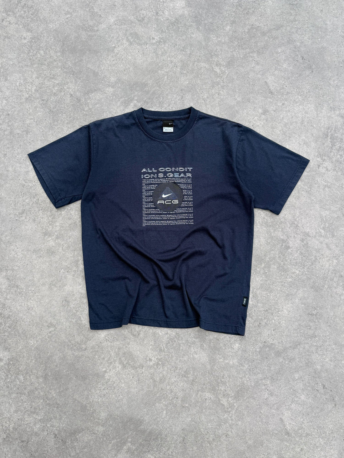 nike acg 2001 heavyweight graphic t-shirt, front view