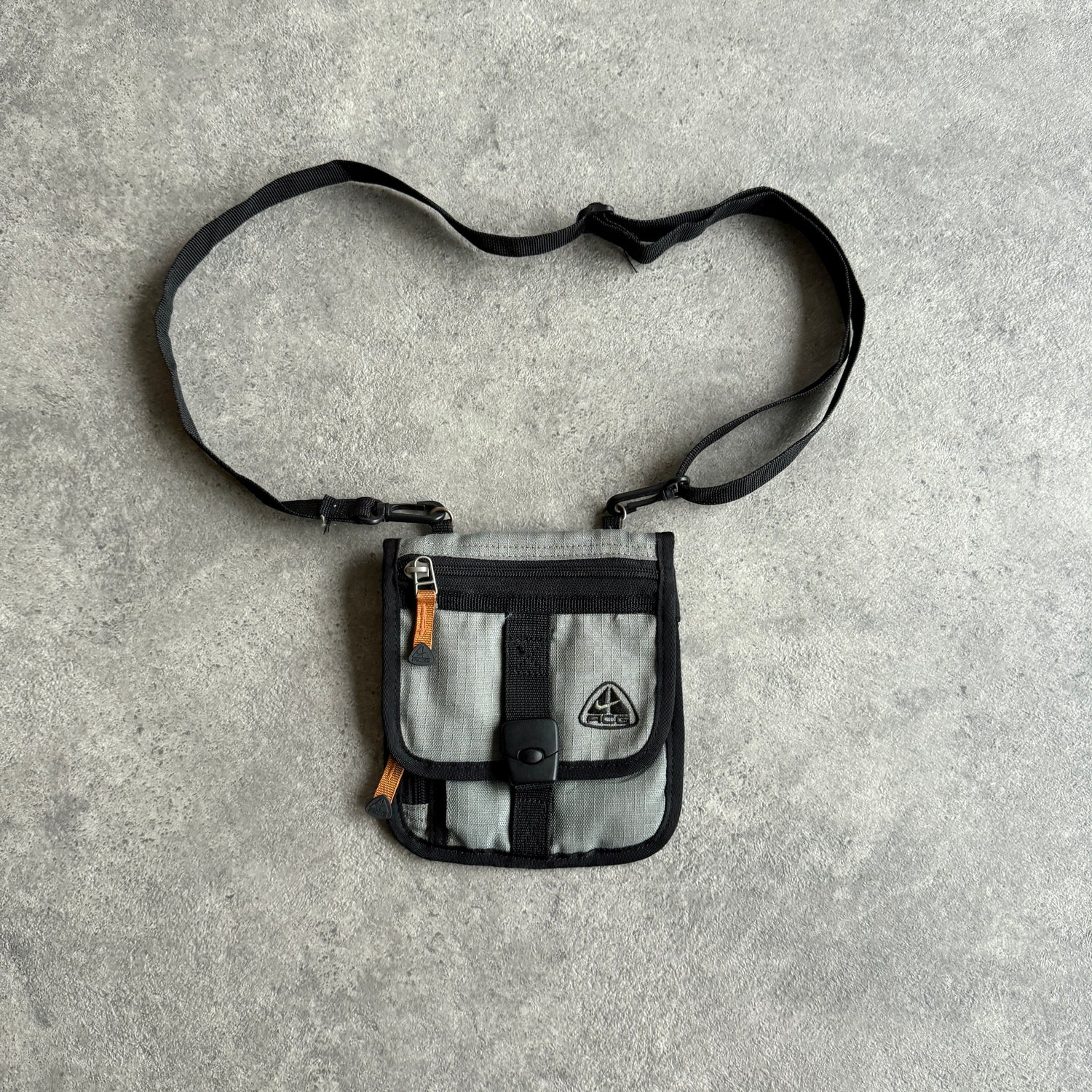 Nike ACG 1990s cross body technical utility pouch/bag (7”x6”)