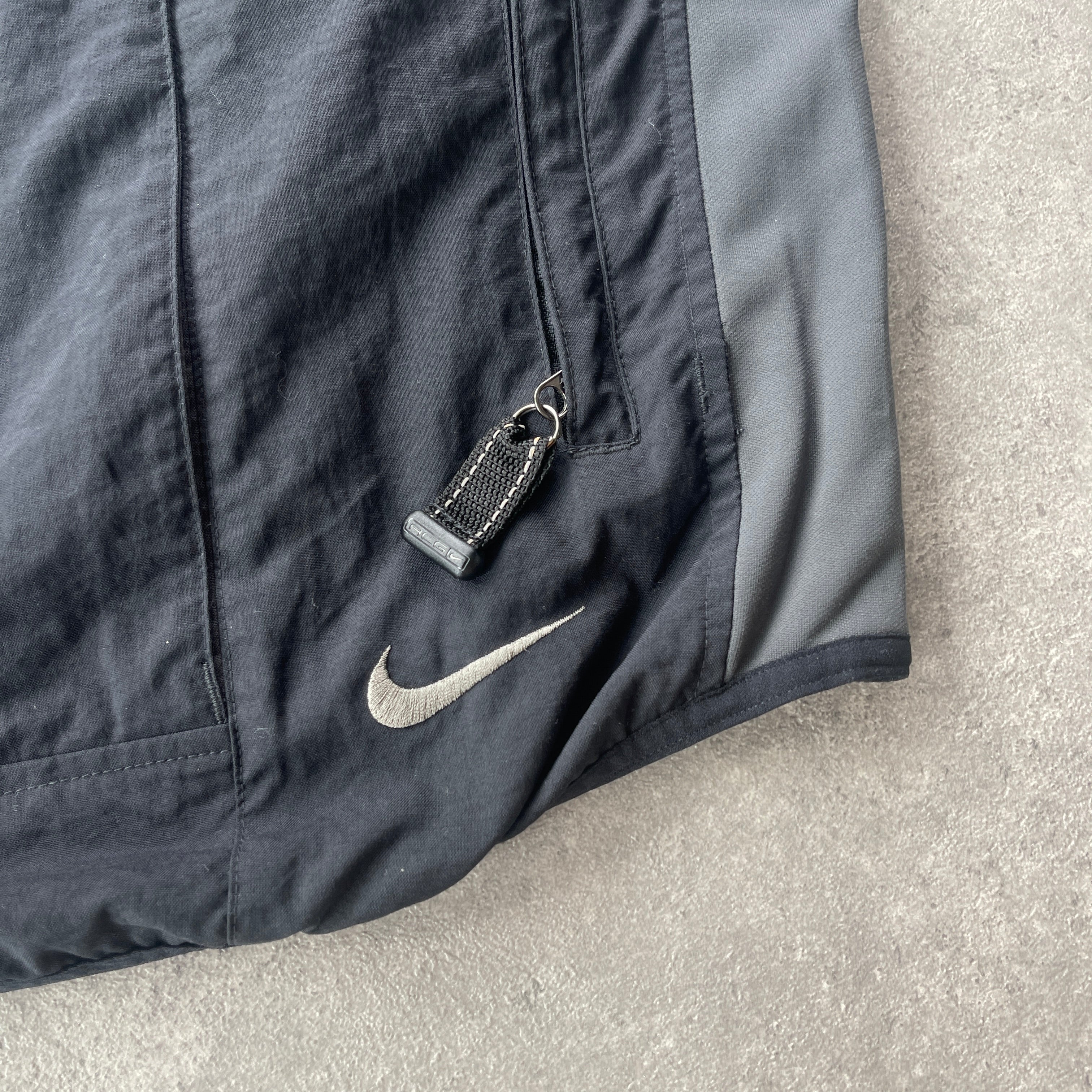 Nike ACG RARE 1990s technical cargo vest jacket (L)