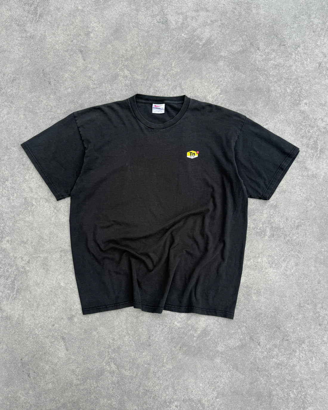 nike tn 1990s heavyweight graphic t-shirt (xl)