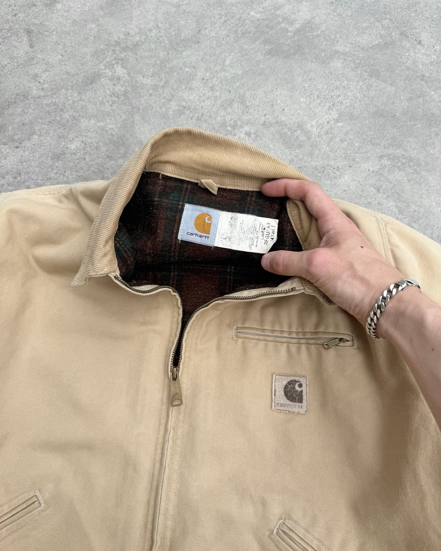 carhartt 1988 j43wet blanket lined detroit jacket, logo patch detail
