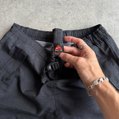 Nike ACG 1990s technical ripstop embroidered cargo shorts (M)