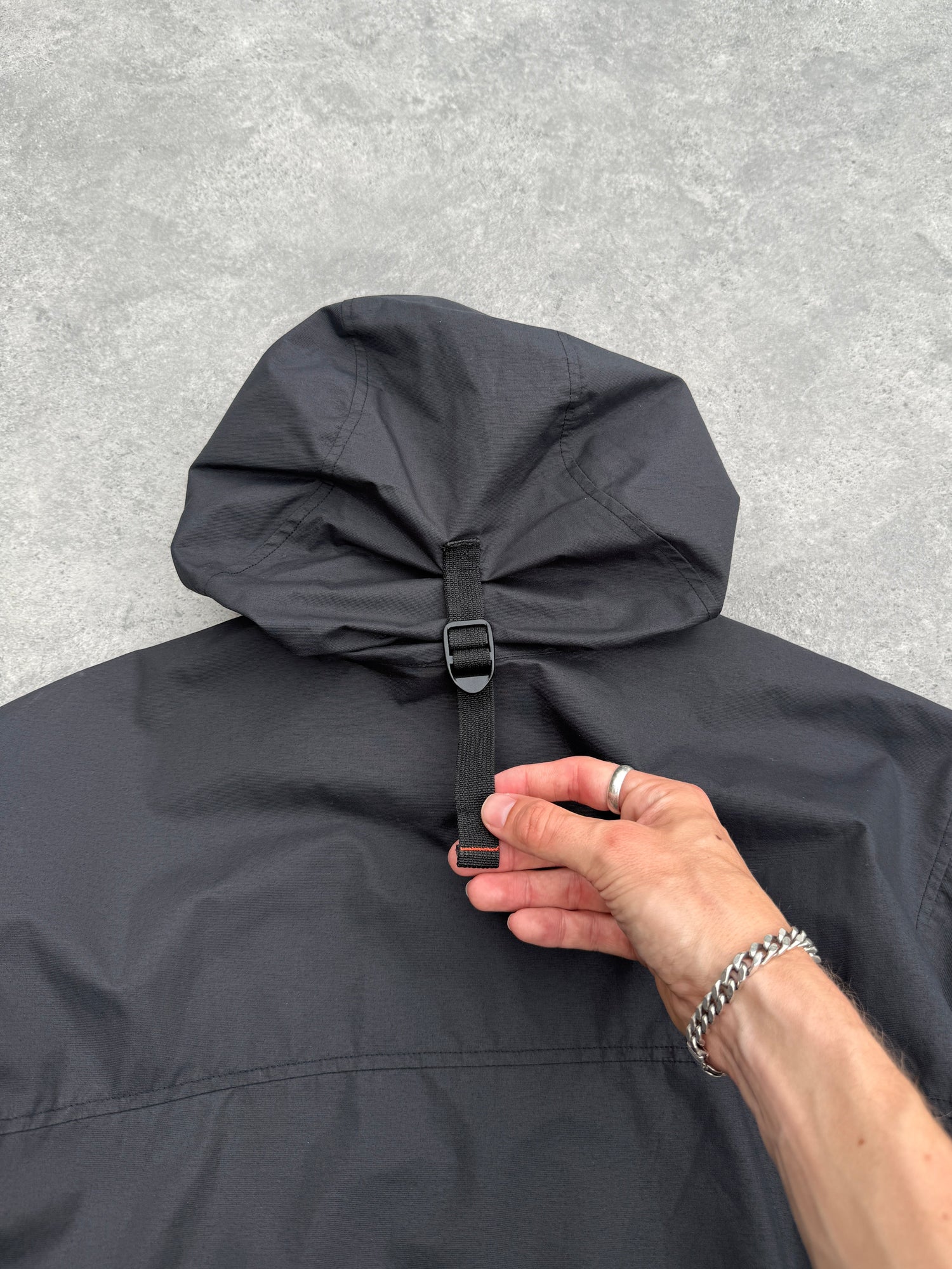 nike acg 1990s lightweight technical waterproof jacket, cuff detail