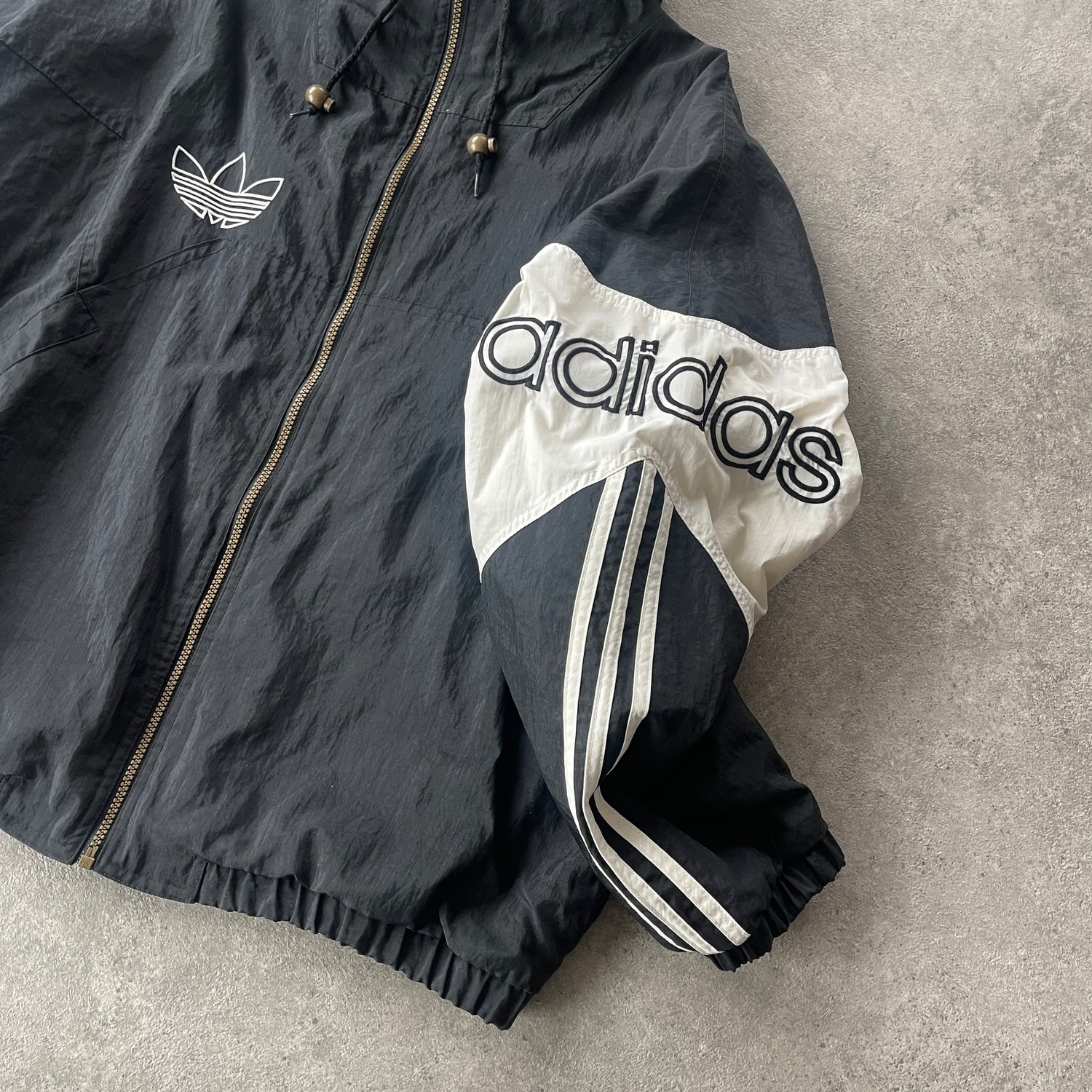 Adidas 1990s padded spellout bomber jacket (L)