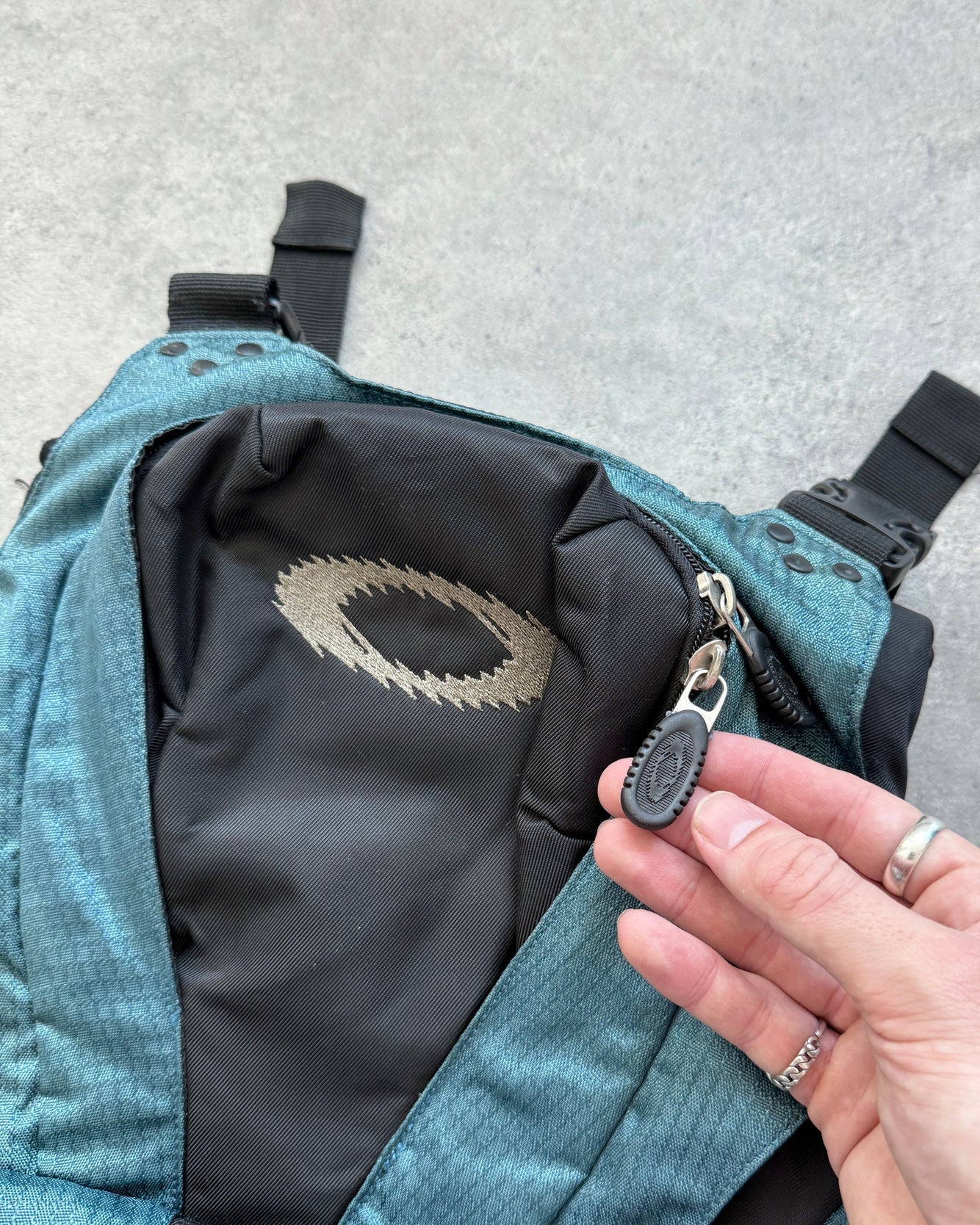 oakley software 2000s technical utility backpack, buckle and hardware detail