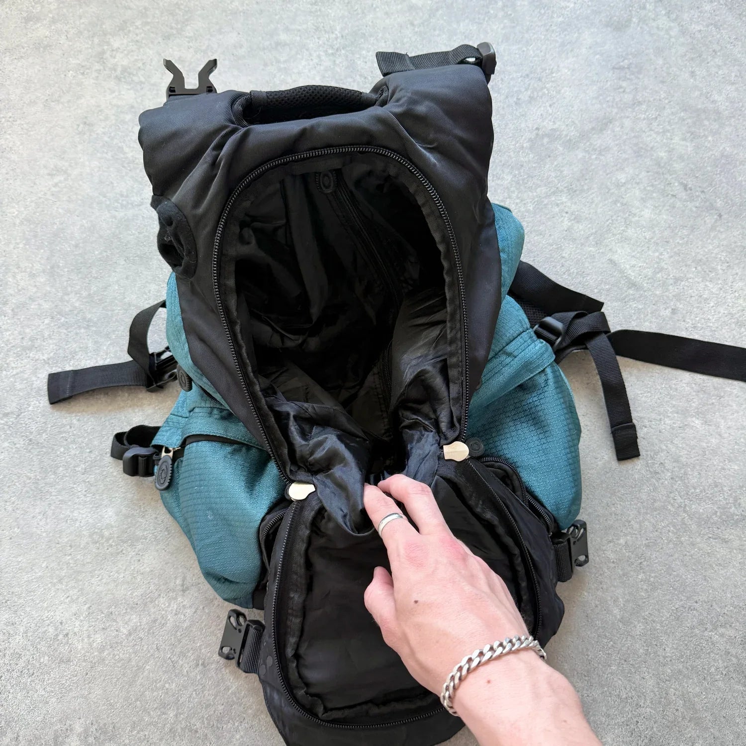 oakley software 2000s technical utility backpack, waist strap detail