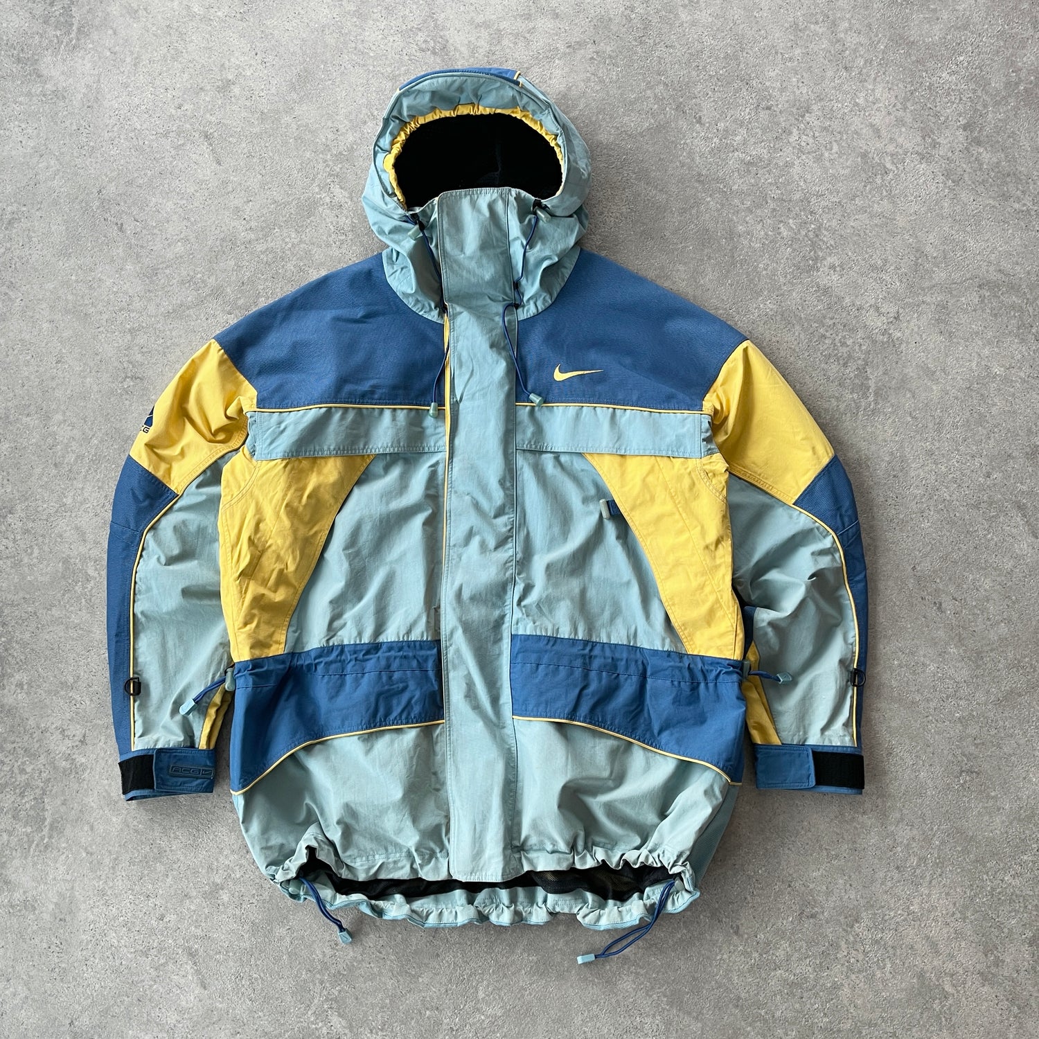 Nike ACG 1990s storm fit heavyweight technical waterproof jacket (M)