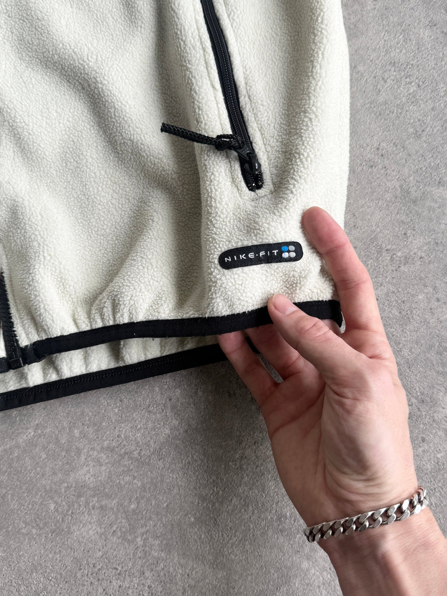 nike acg 1998 technical fleece vest jacket, collar detail