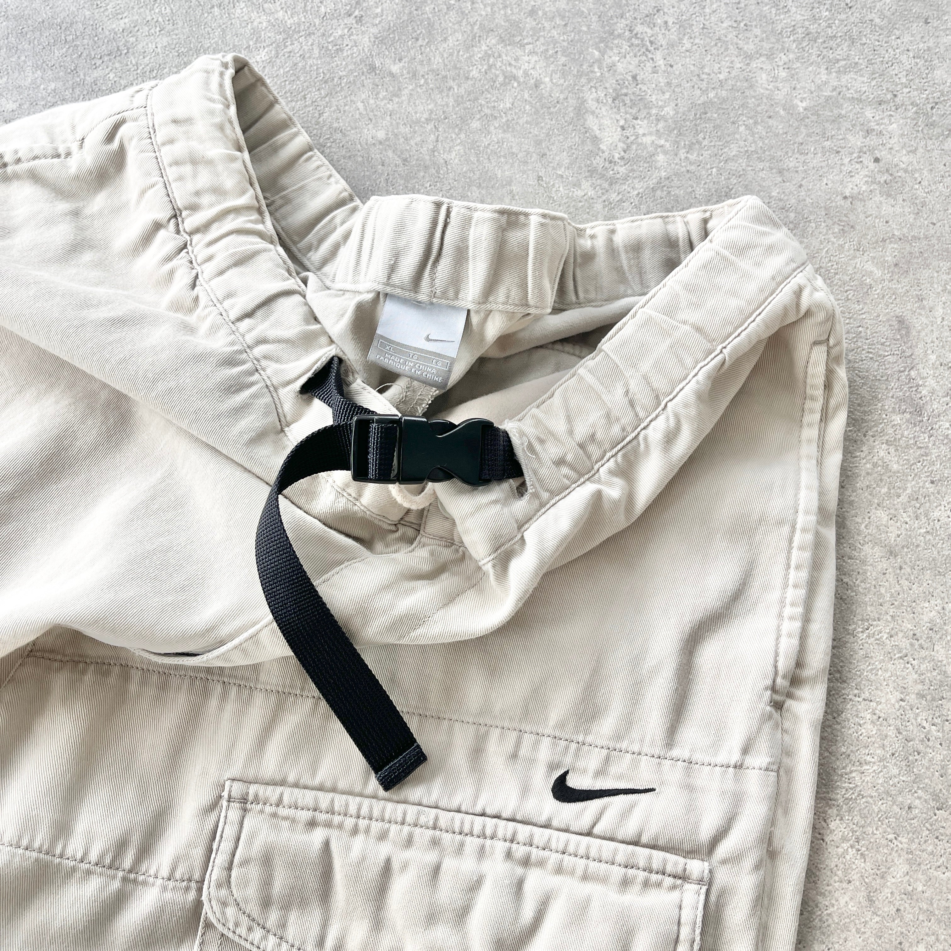 Nike 2000s technical cargo trousers (XL)