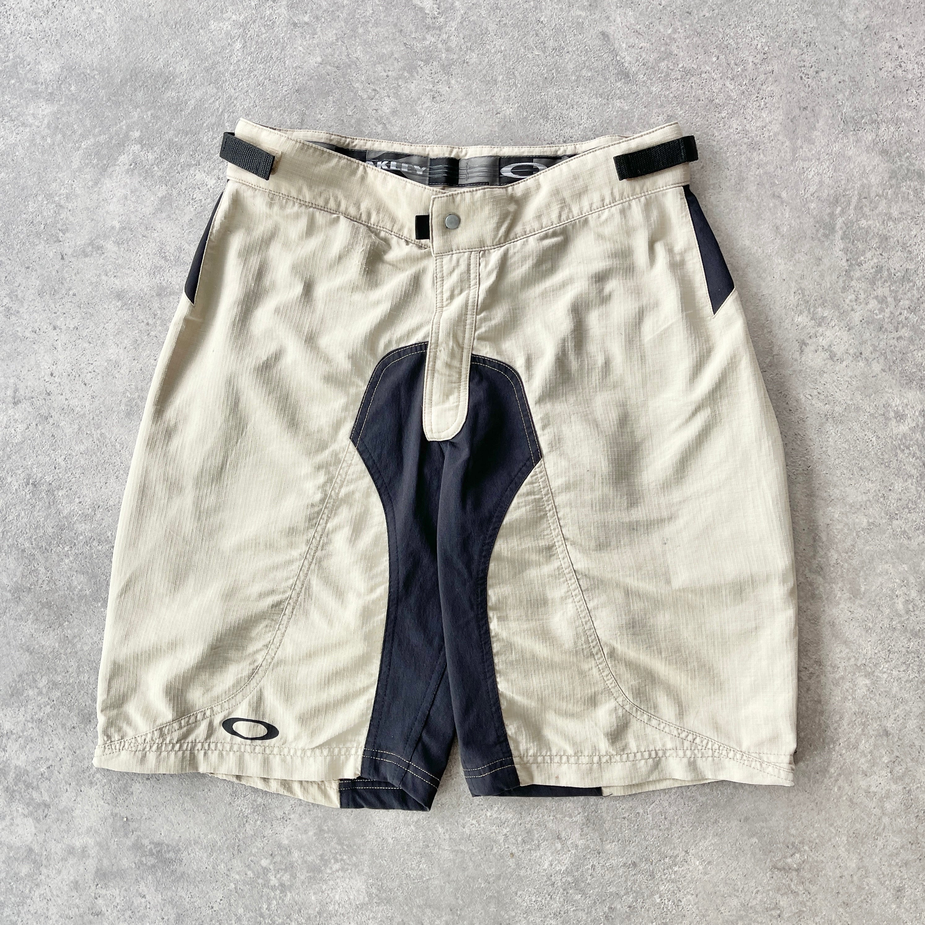 Oakley 2008 technical two tone combat shorts (M)