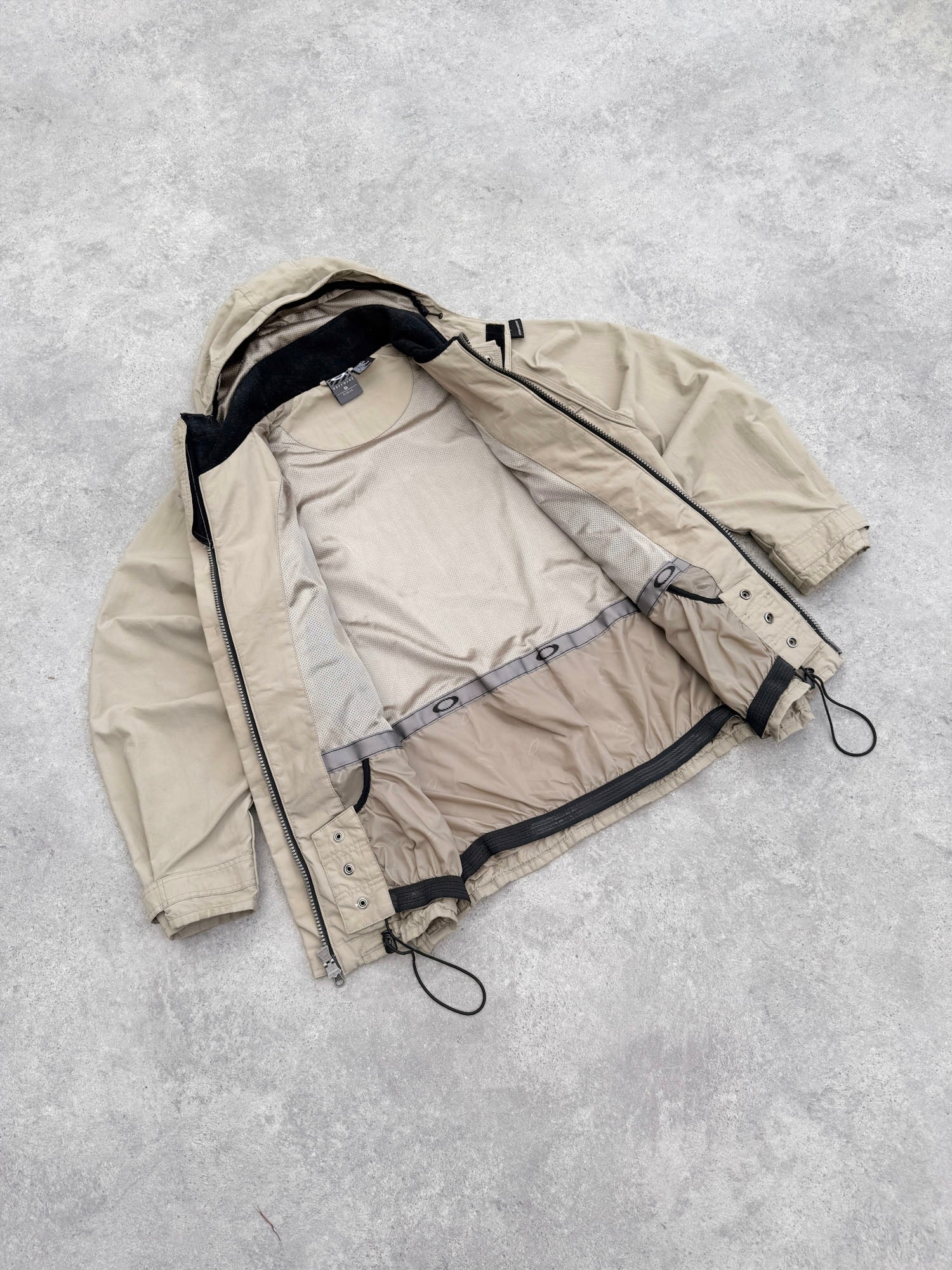 oakley software 2000s heavyweight technical waterproof jacket, ellipse logo detail