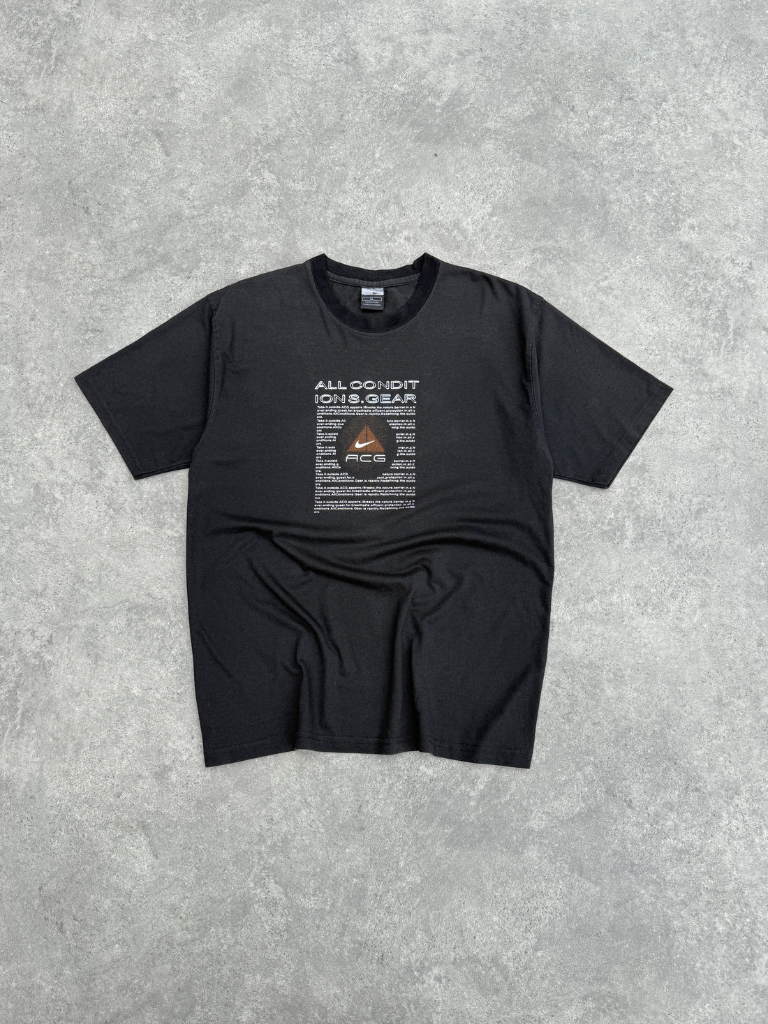 nike acg 2001 heavyweight graphic t-shirt (xl)