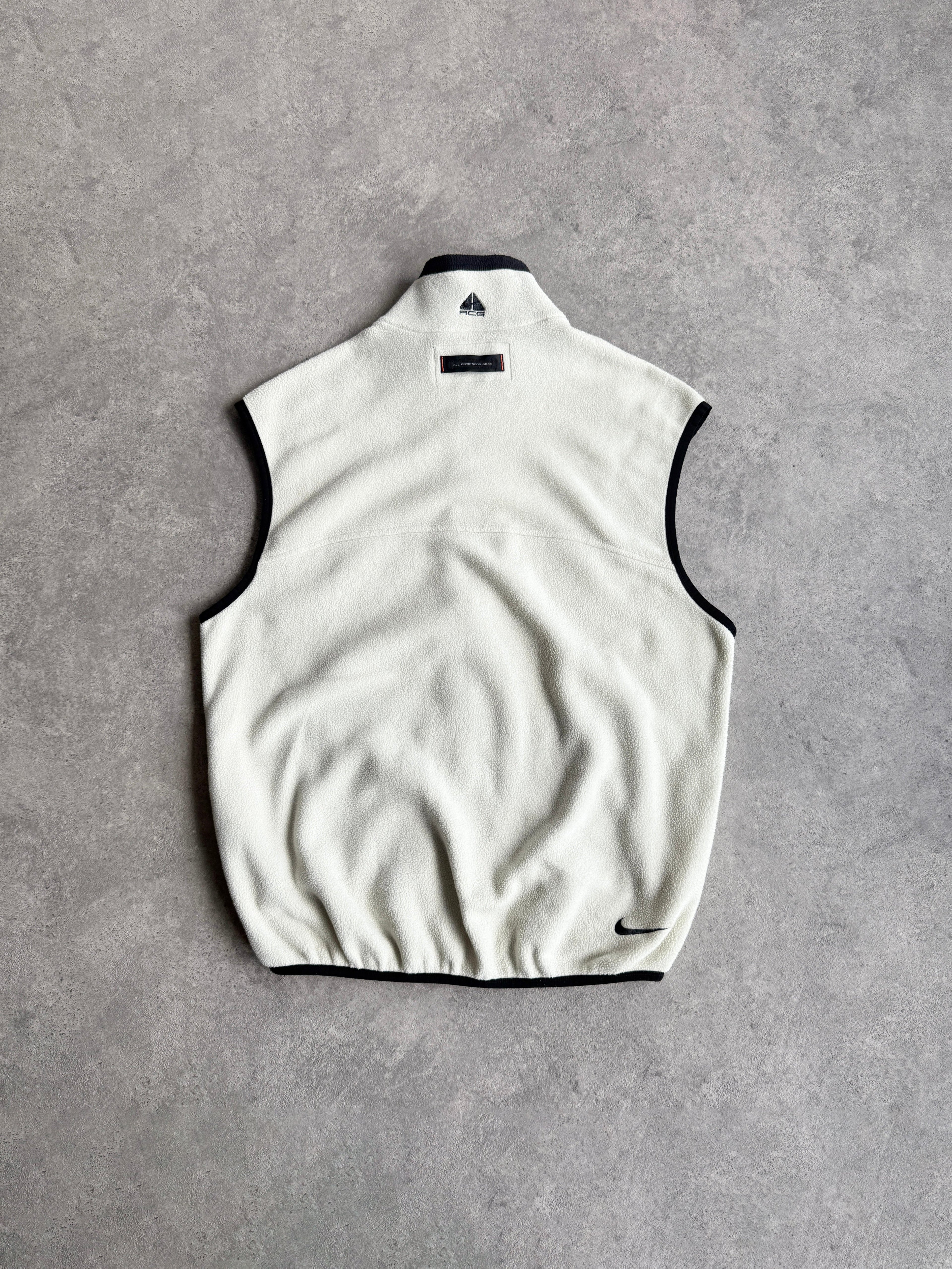 nike acg 1998 technical fleece vest jacket, zip pocket detail