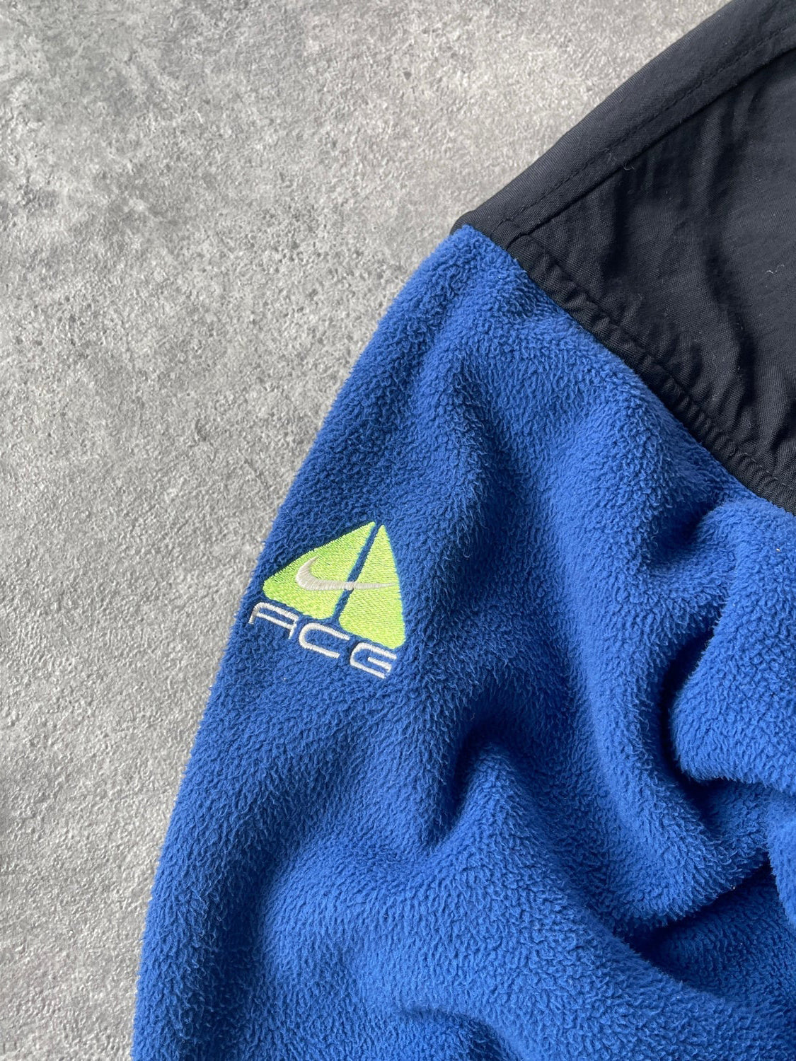 nike acg 1998 polartec fleece jacket, acg lungs logo sleeve detail
