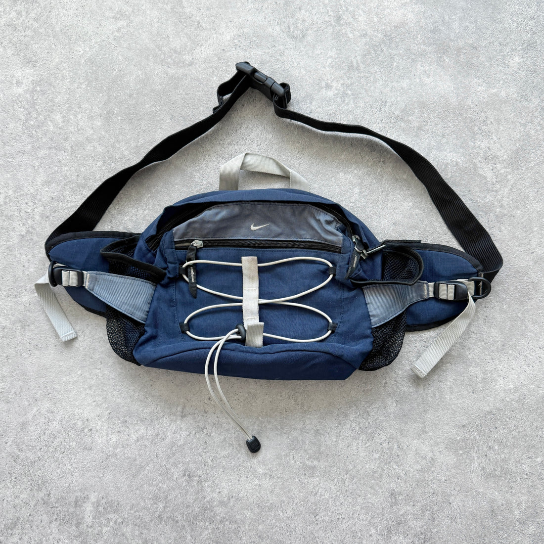 Nike 1990s cross body technical utility bag (13”x10”)