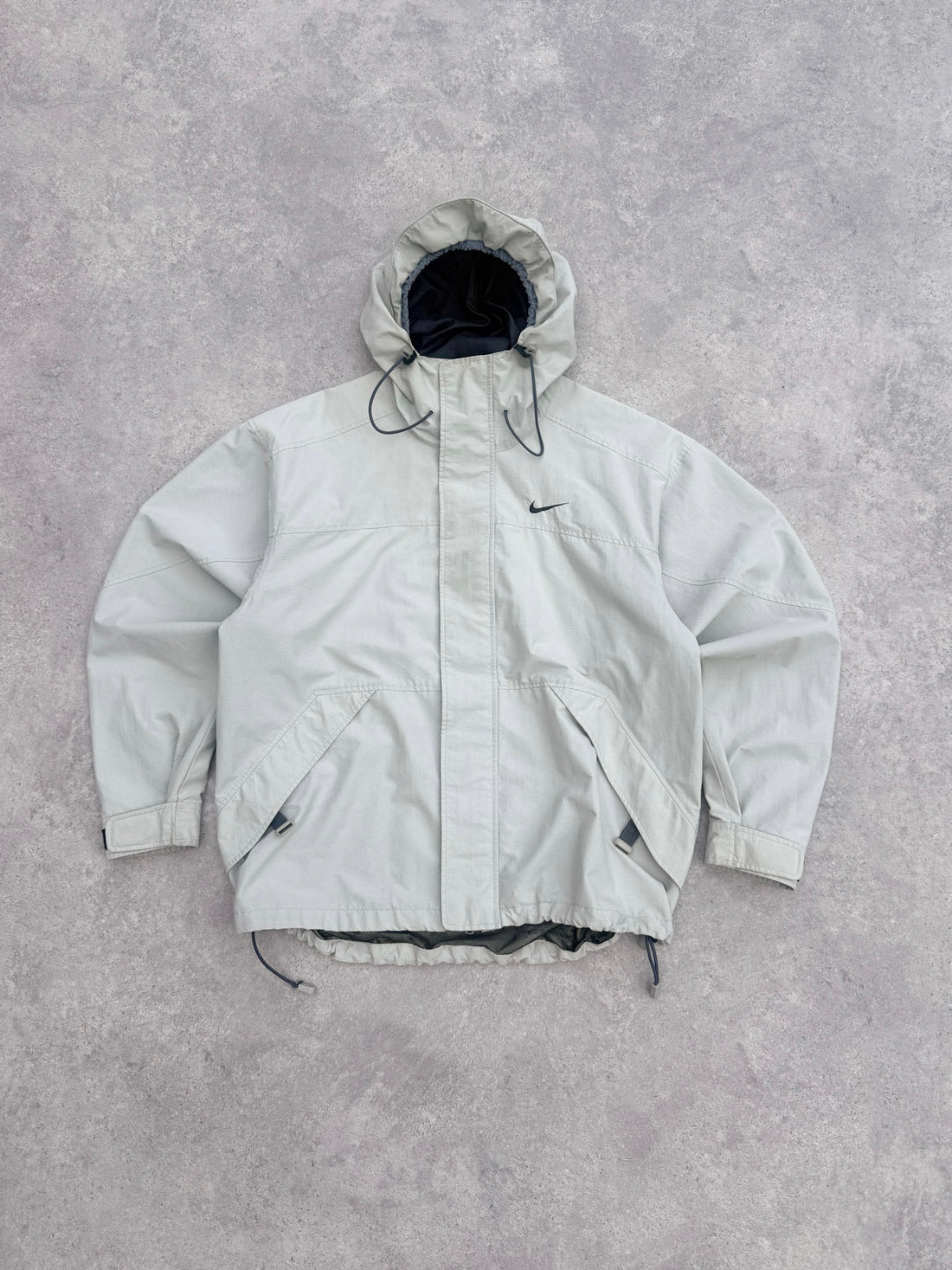 nike acg 1990s lightweight technical waterproof jacket (m)