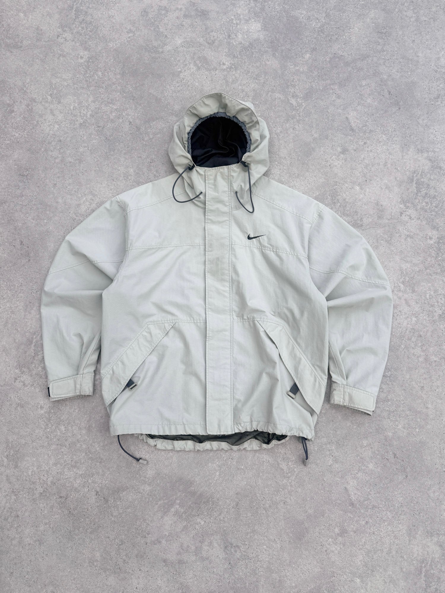 nike acg 1990s lightweight technical waterproof jacket (m)