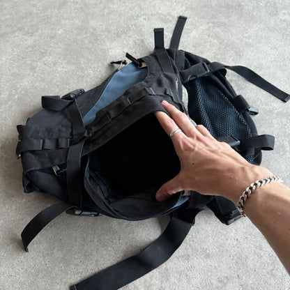 Oakley 2000s technical utility backpack (20”x15”)