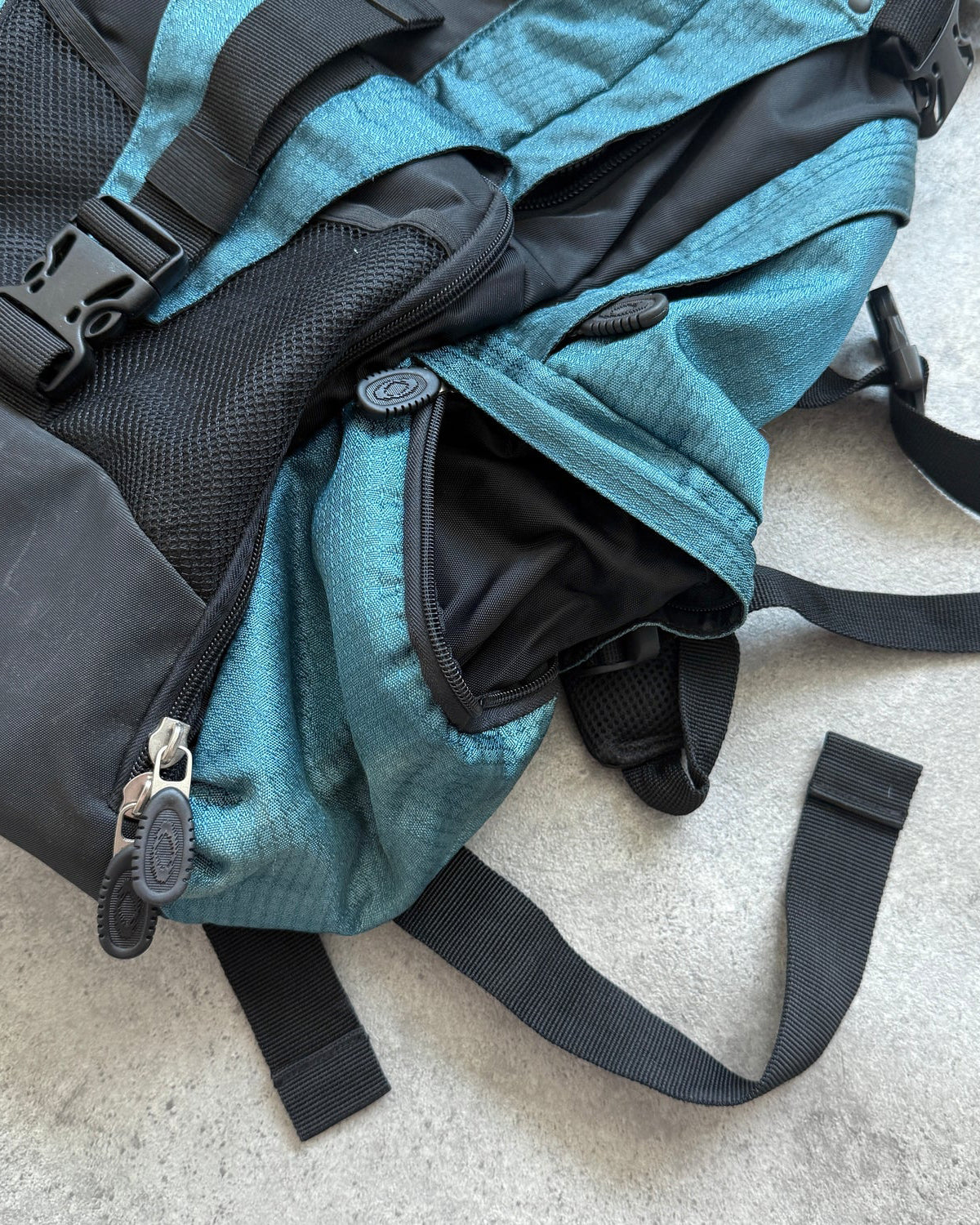 oakley software 2000s technical utility backpack, main compartment detail
