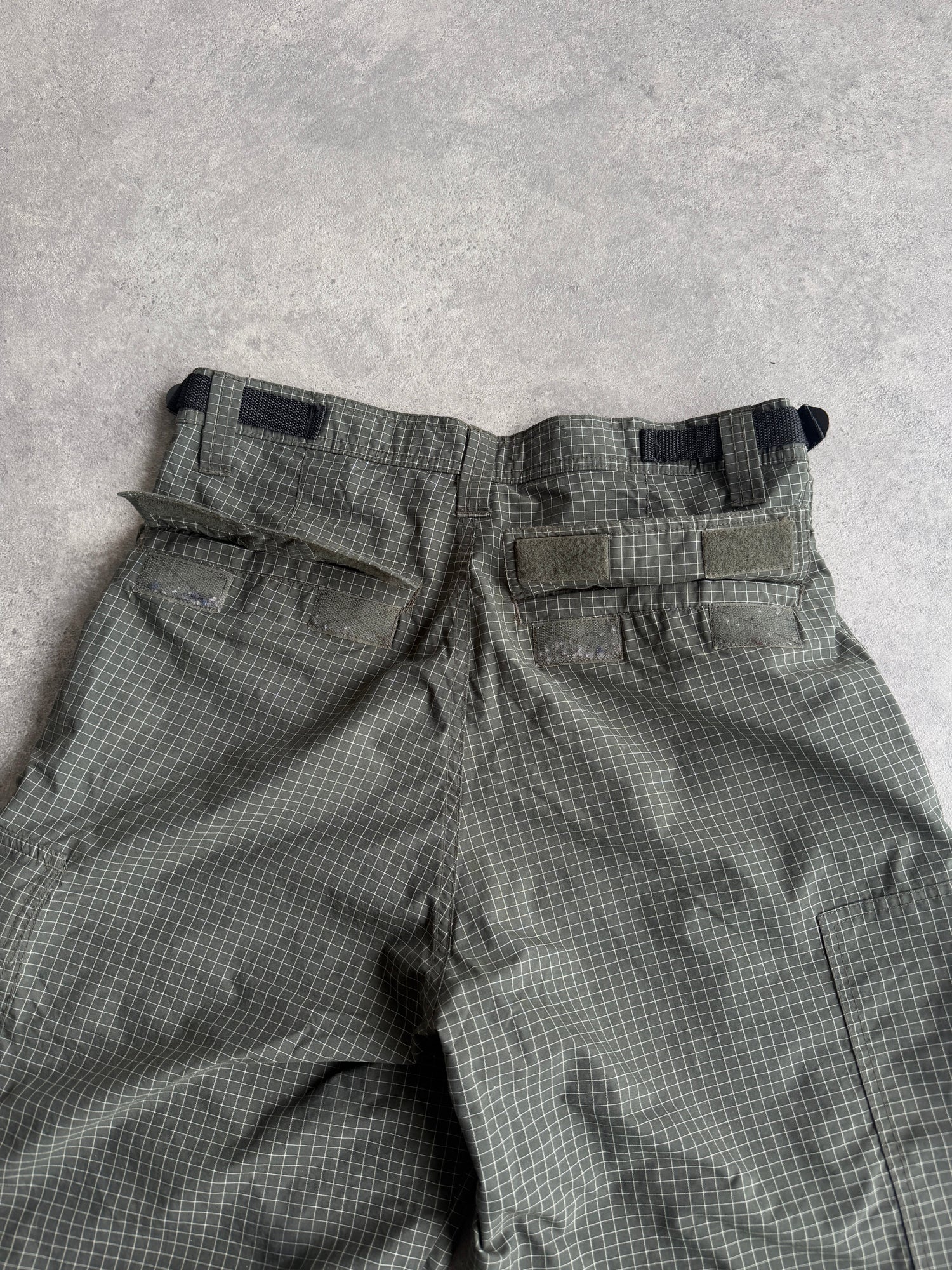 stussy 1990s technical parachute pants, velcro pocket detail