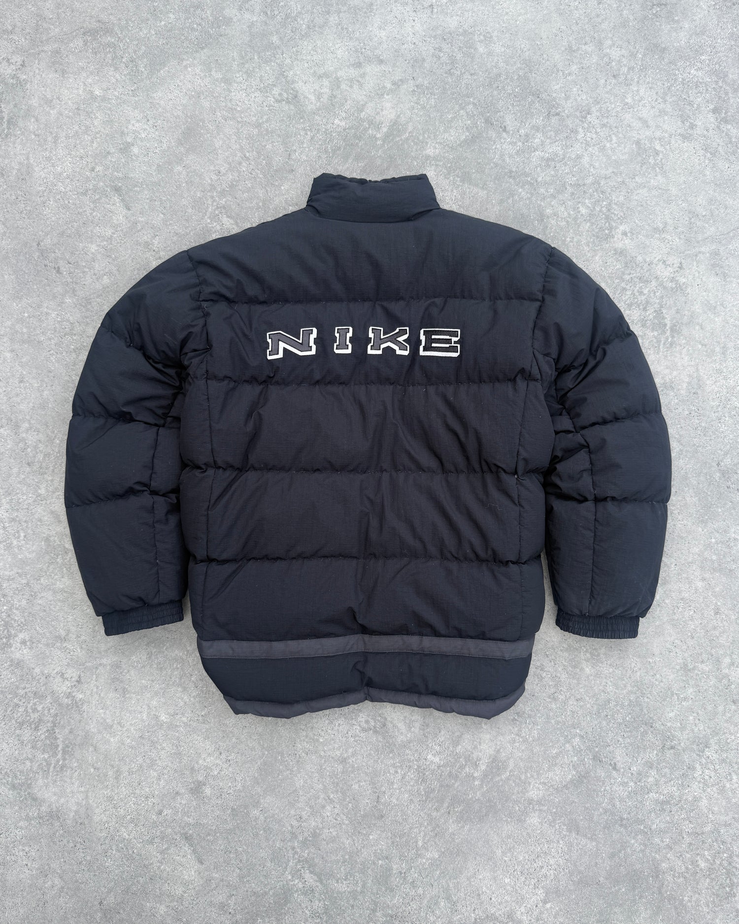 nike 1990s reversible down fill spellout puffer jacket (m)