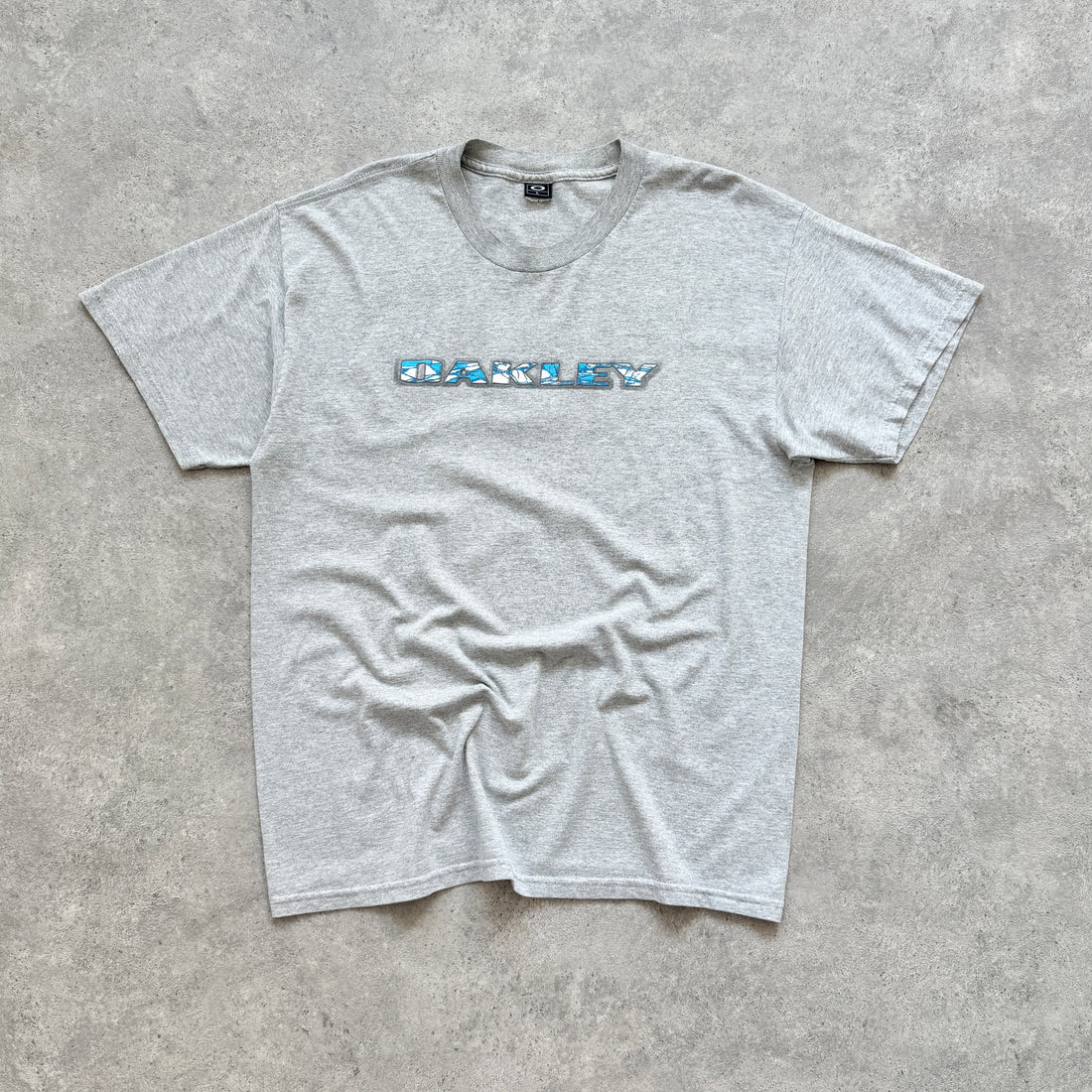 Oakley 2000s heavyweight spellout graphic t-shirt (L)