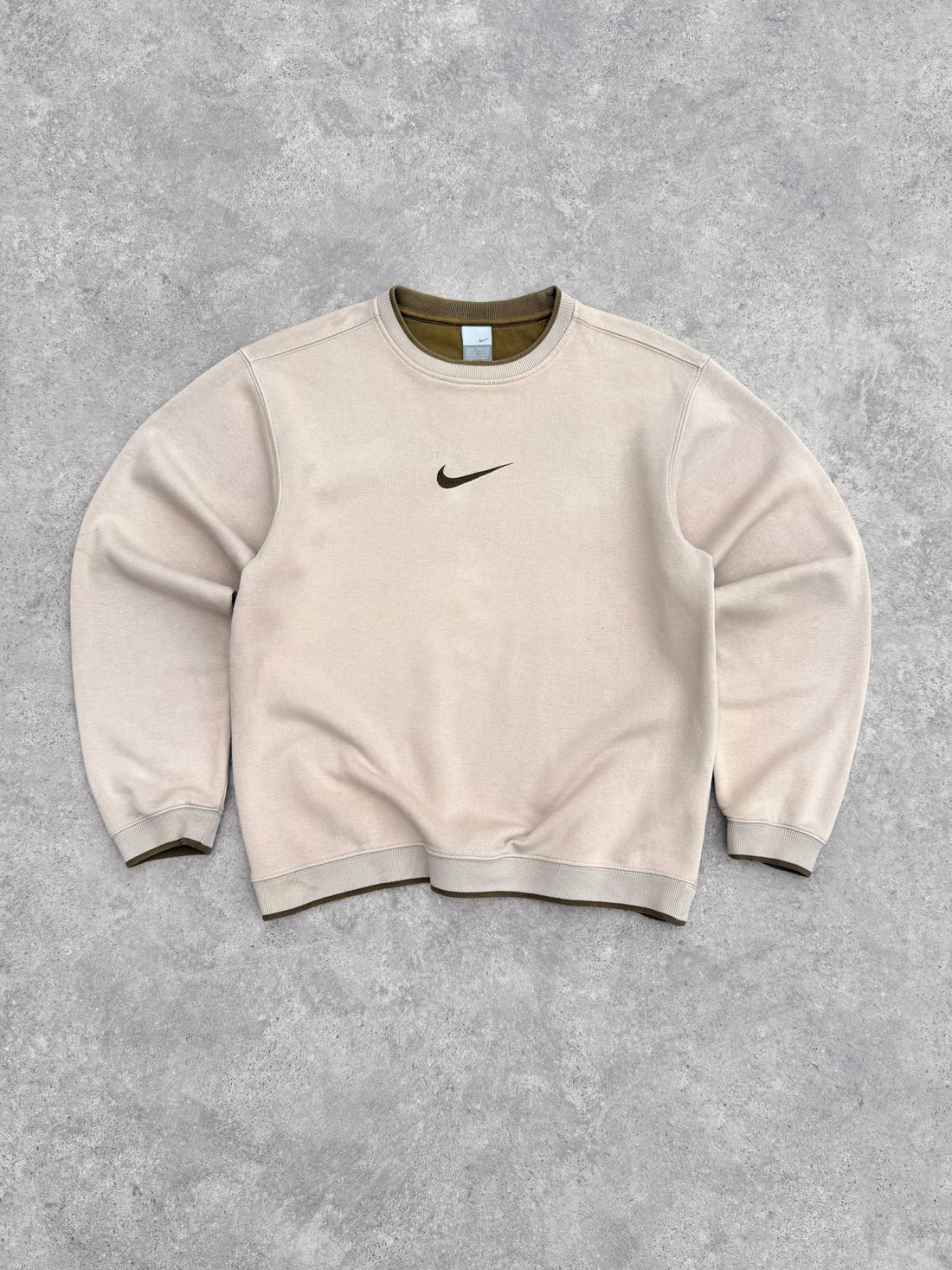 nike 2000s heavyweight embroidered swoosh logo sweatshirt (m)