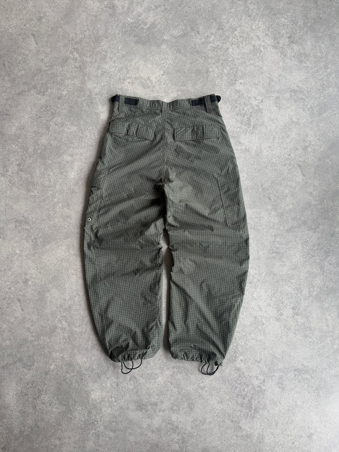 stussy 1990s lightweight technical parachute pants (s)