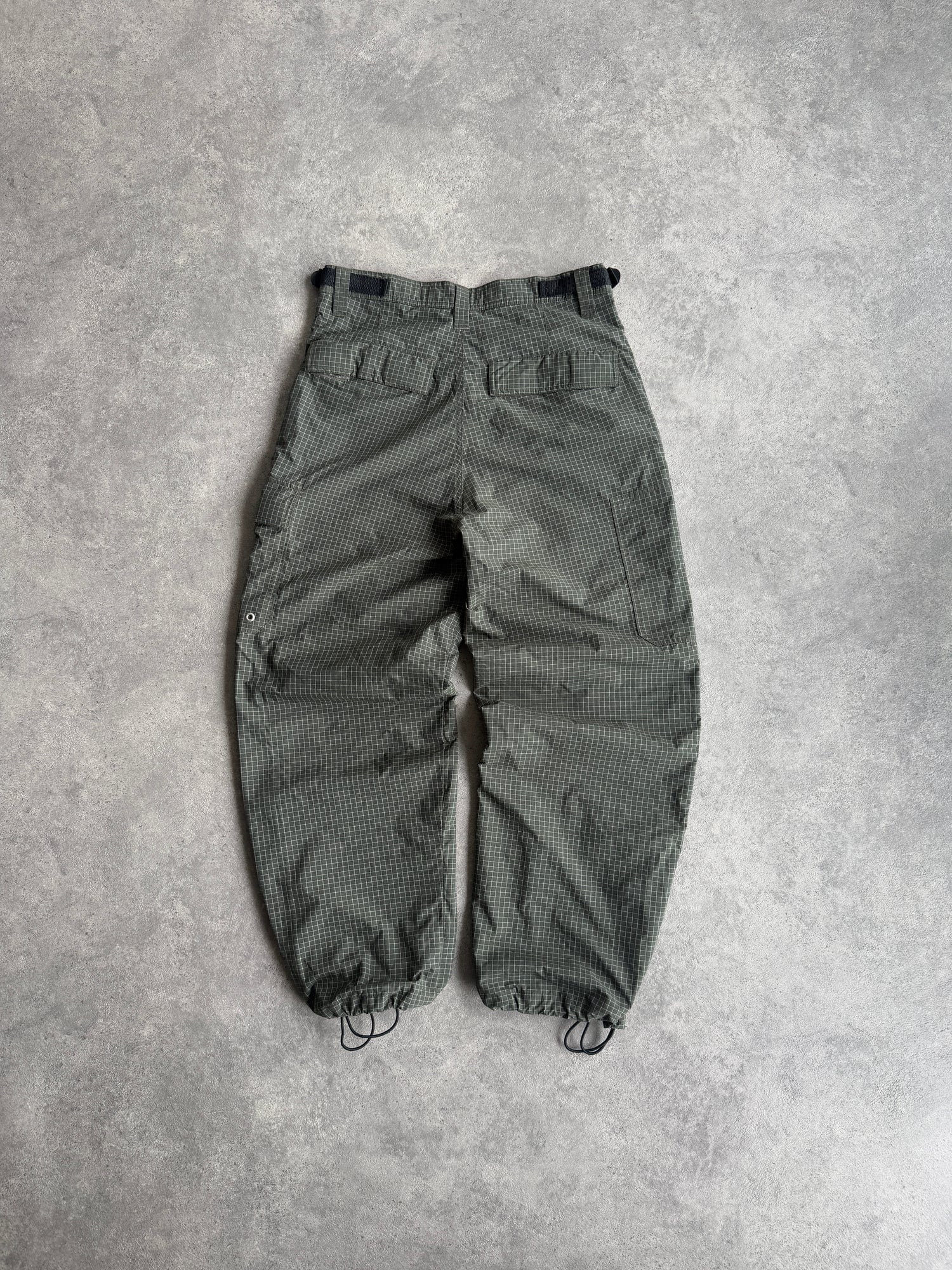 stussy 1990s lightweight technical parachute pants (s)