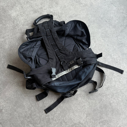 Oakley 2000s technical utility backpack (20”x15”)