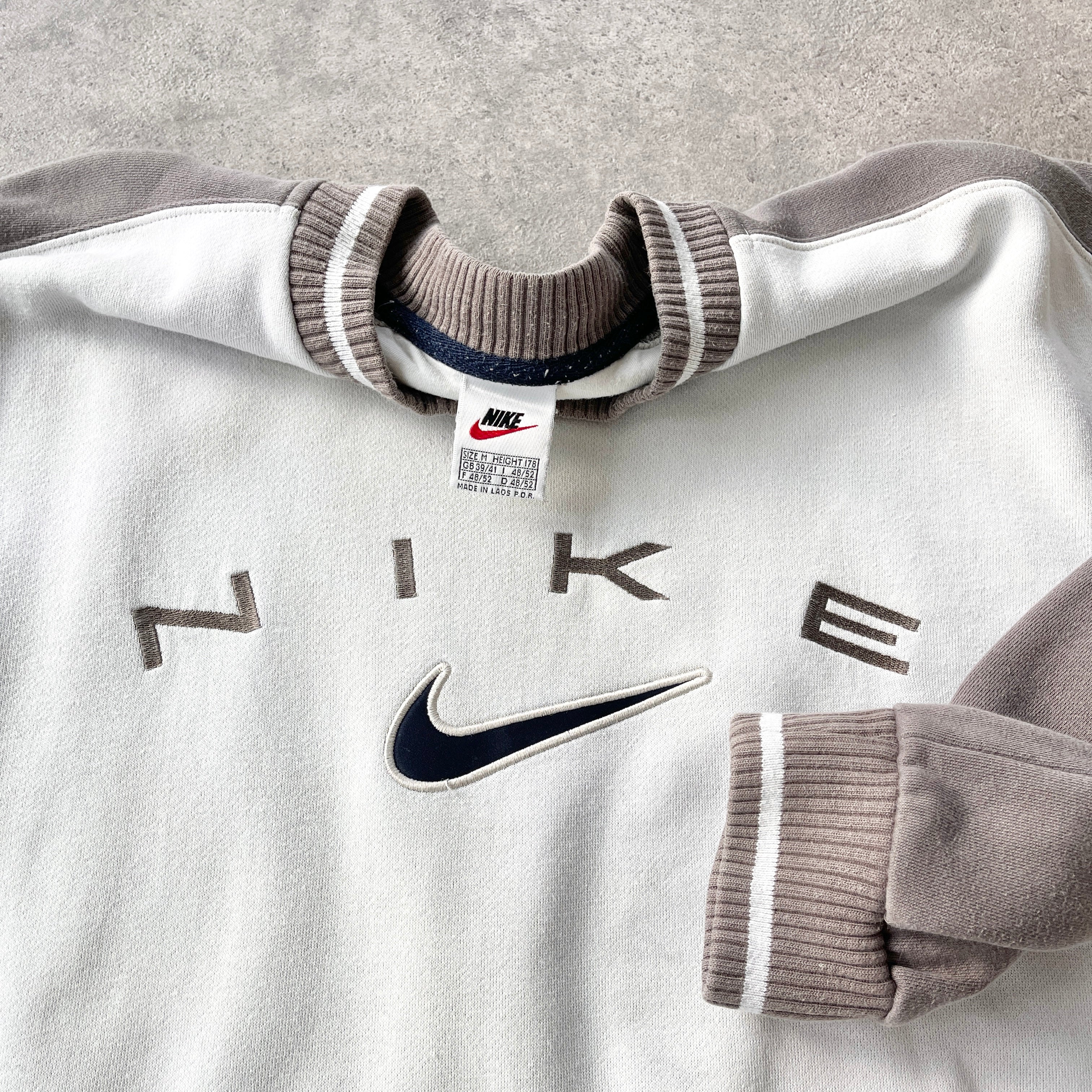 Nike RARE 1990s heavyweight embroidered sweatshirt (M)