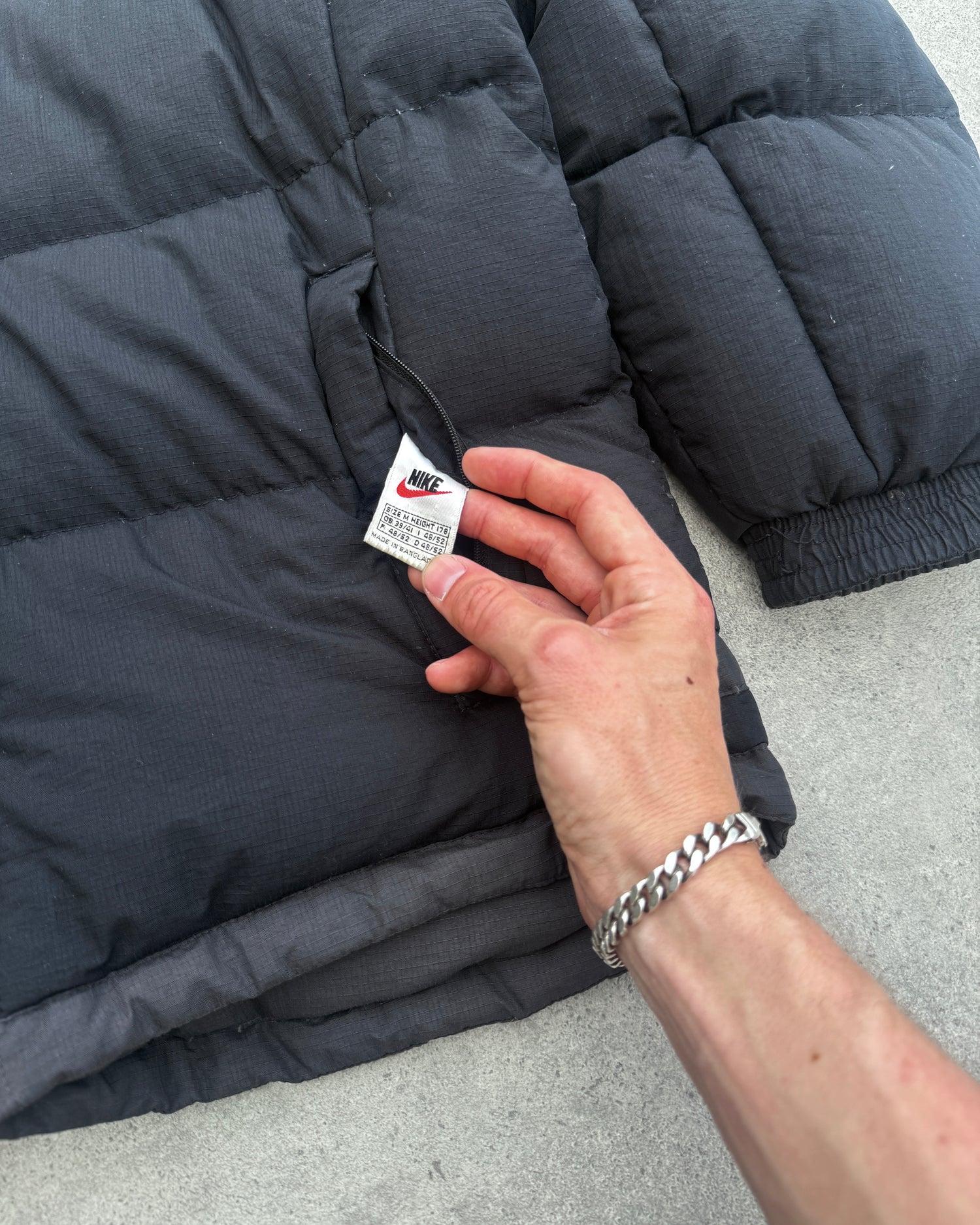 nike 1990s reversible down fill spellout puffer jacket (m)