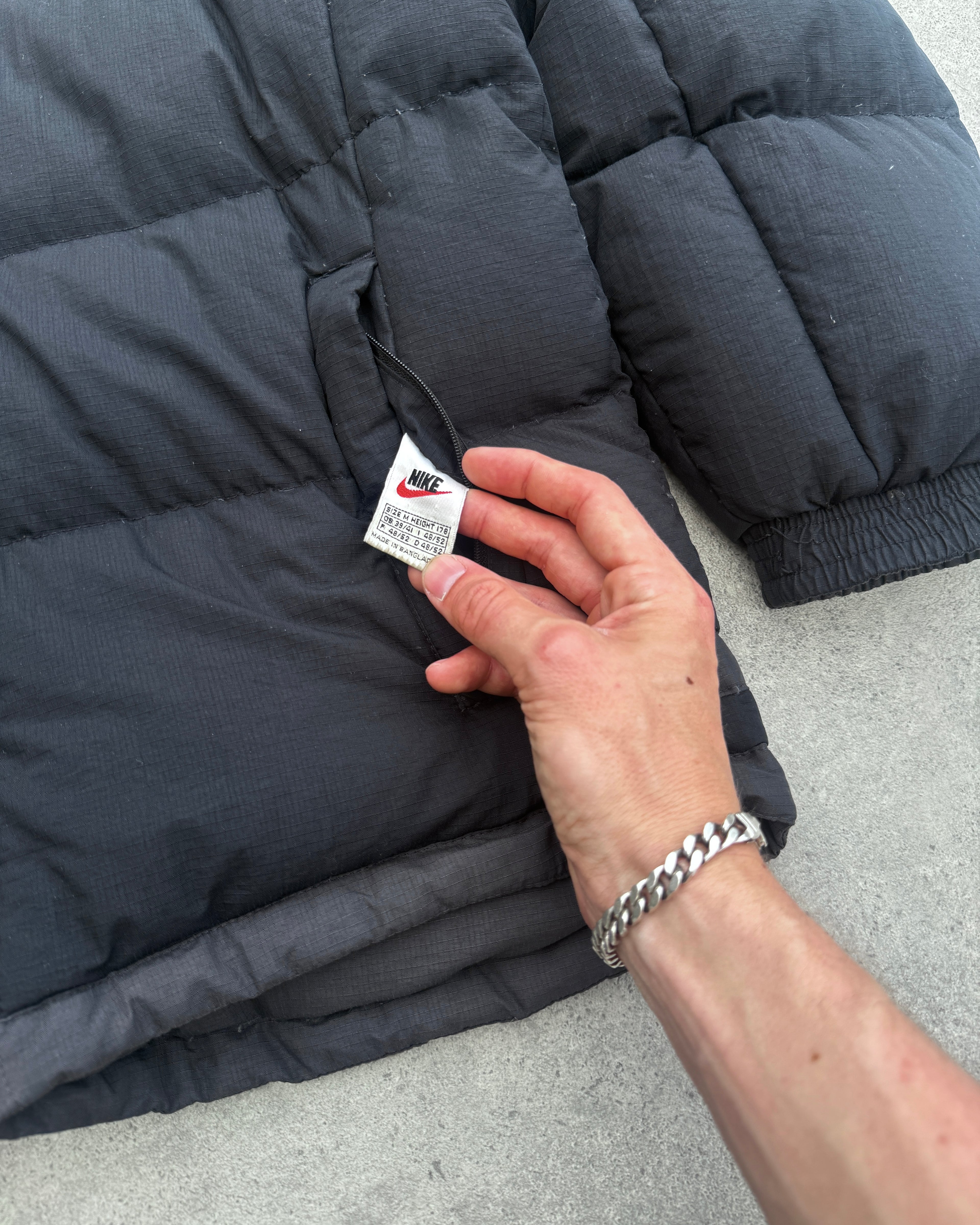 nike 1990s reversible down fill spellout puffer jacket (m)