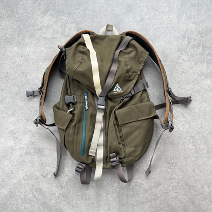 Nike ACG 1990s Steel City 35L backpack (22”x15”)