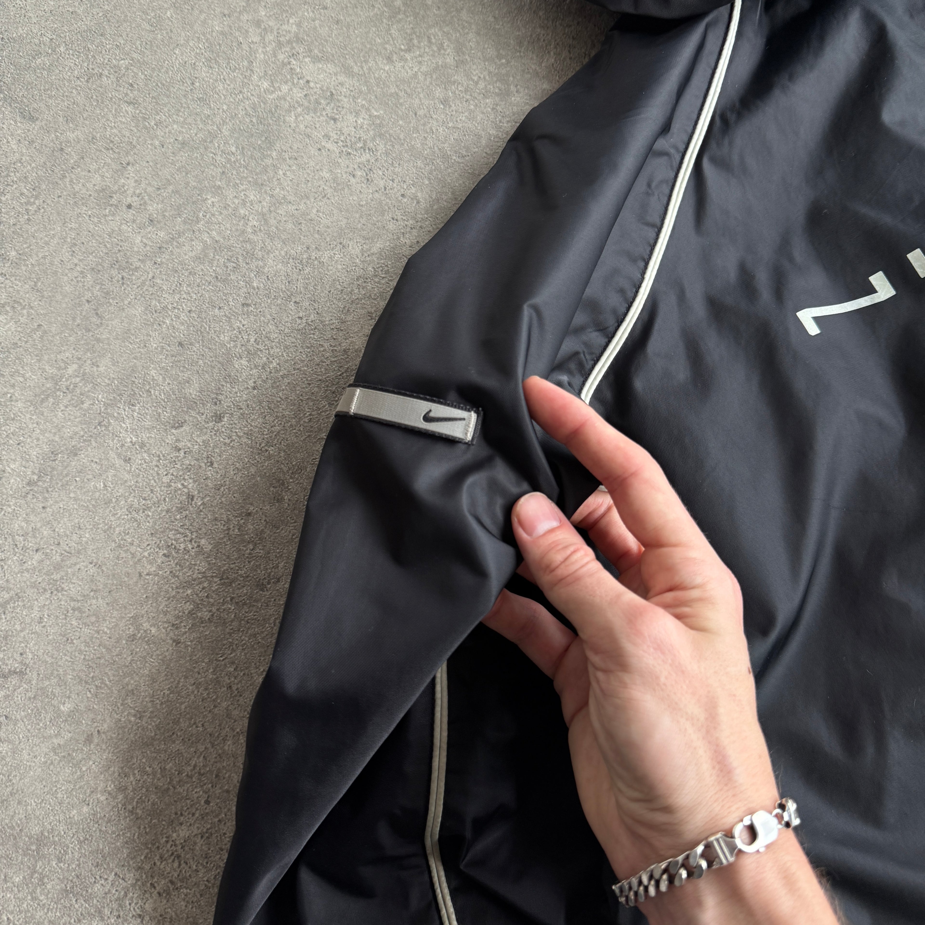 Nike 2001 technical lightweight spellout shell jacket (M)