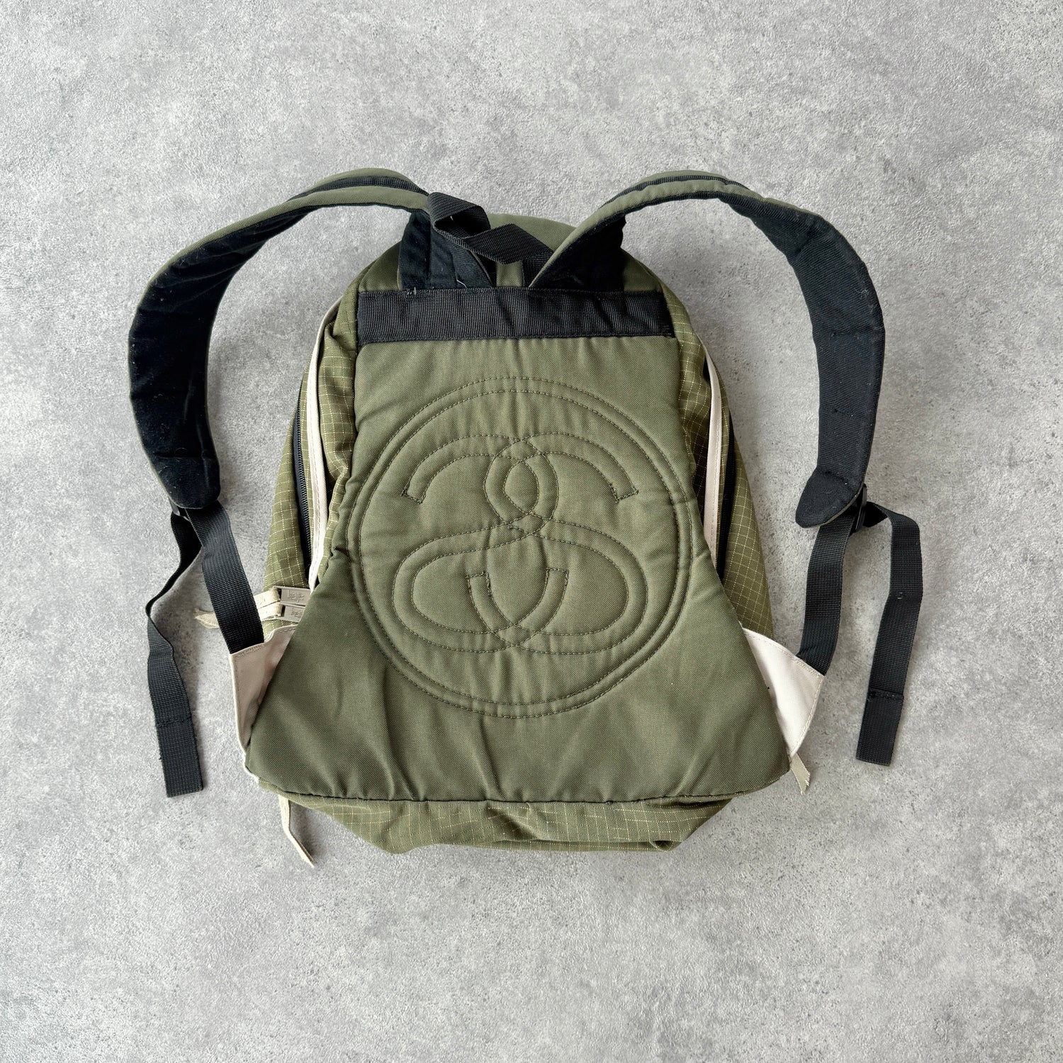 Stussy 1990s technical 40L backpack (19”x15”)