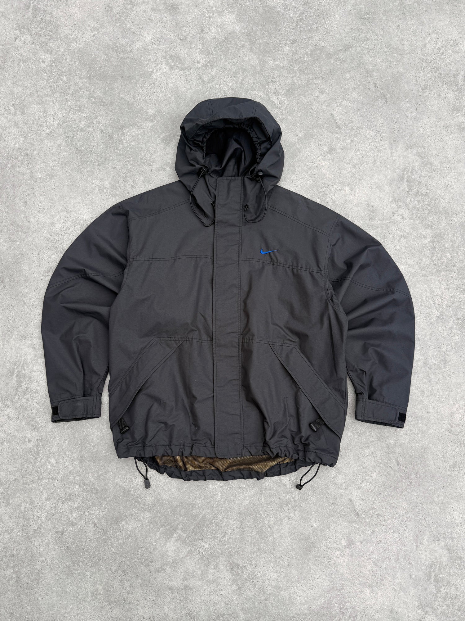 nike acg 1990s lightweight technical waterproof jacket in black, front view