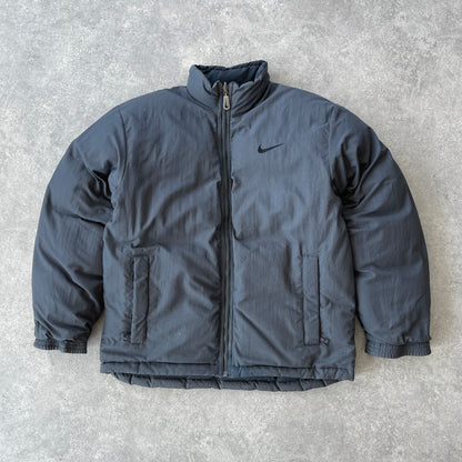 Nike 1990s reversible down fill spellout puffer jacket (M)