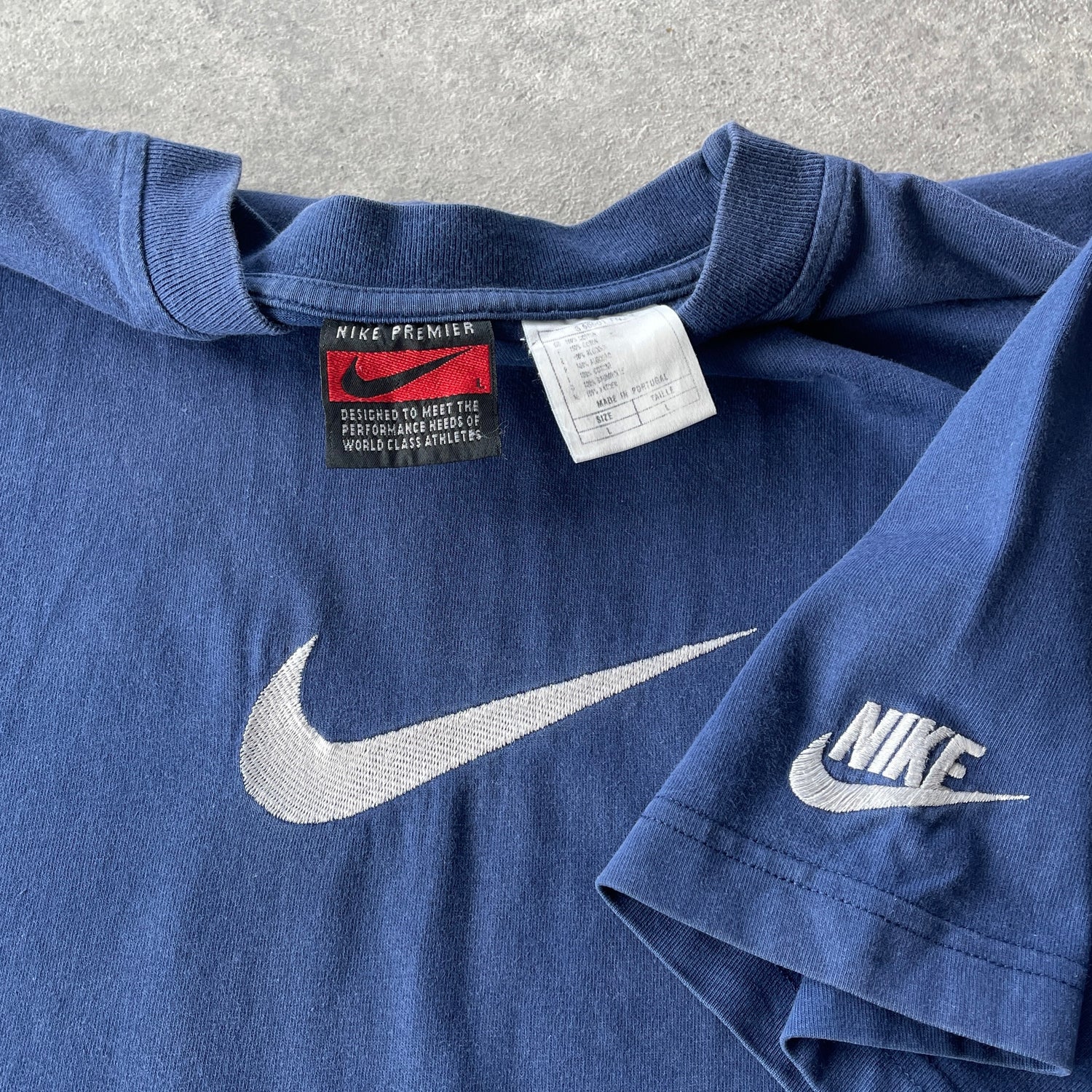 Nike RARE 1990s heavyweight embroidered t-shirt (L)