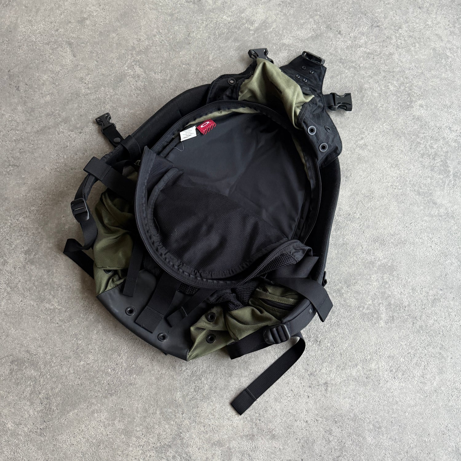 Oakley Software 2000s Icon technical utility backpack (22”x15”)